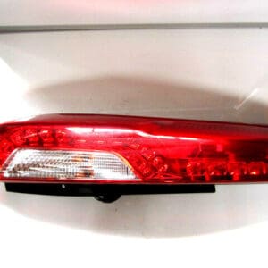 GENUINE NISSAN X-TRAIL T31 S2 RIGHT HAND TAIL LIGHT