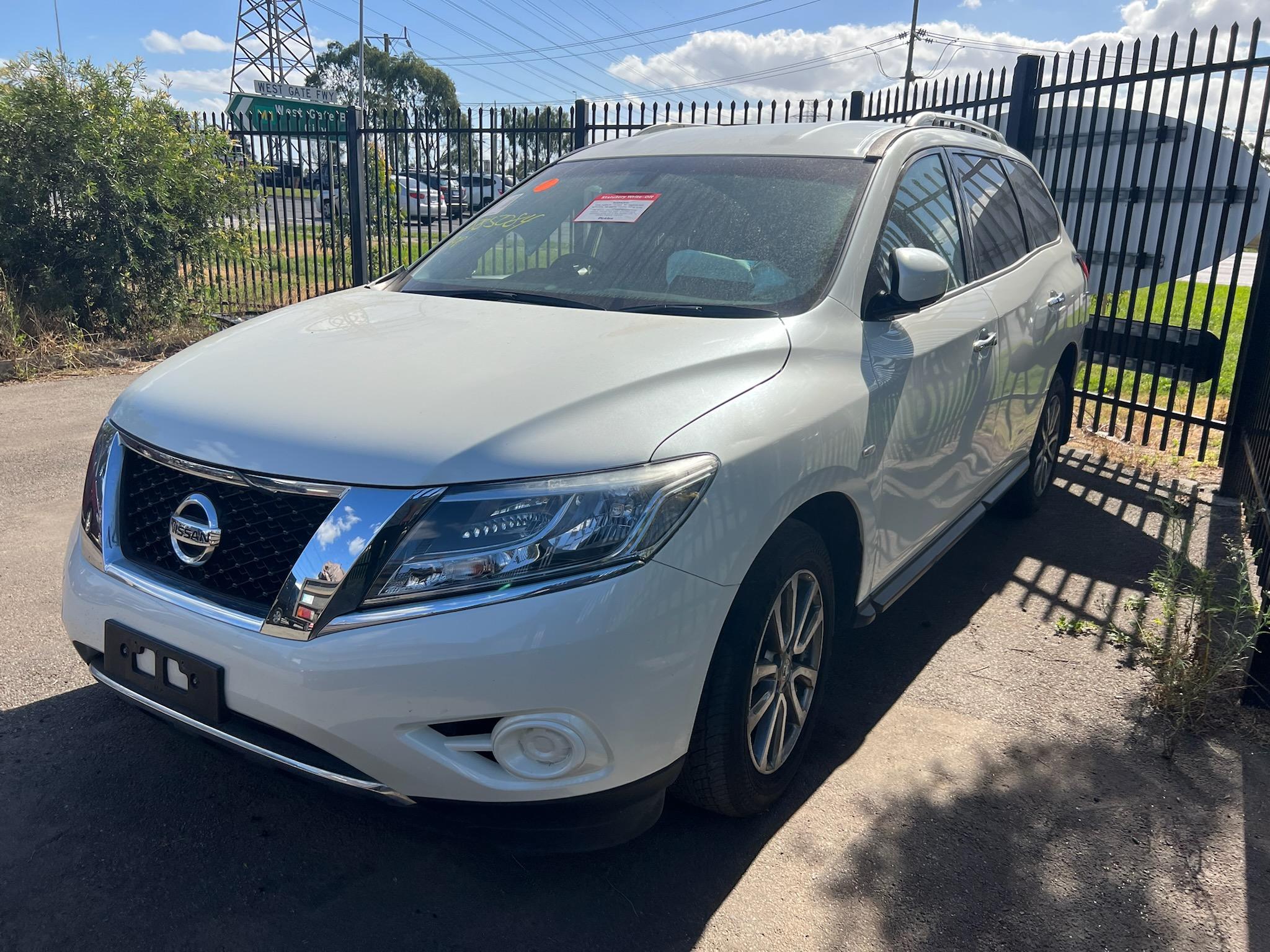 NISSAN PATHFINDER R52 ST 2WD V6 WHITE 2016 WRECKING