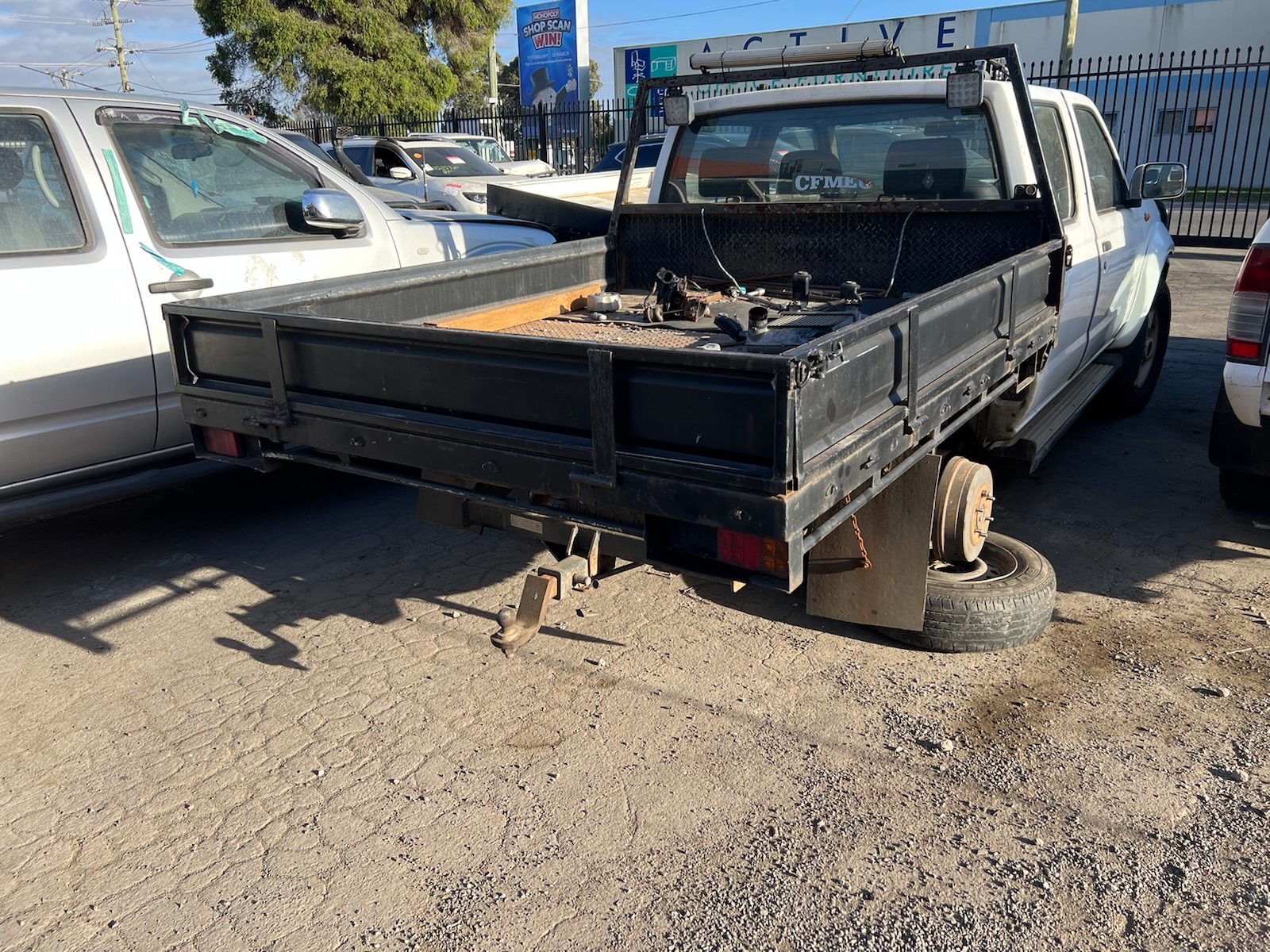 NISSAN NAVARA D22 DUALCAB STEEL TRAY WRECKING