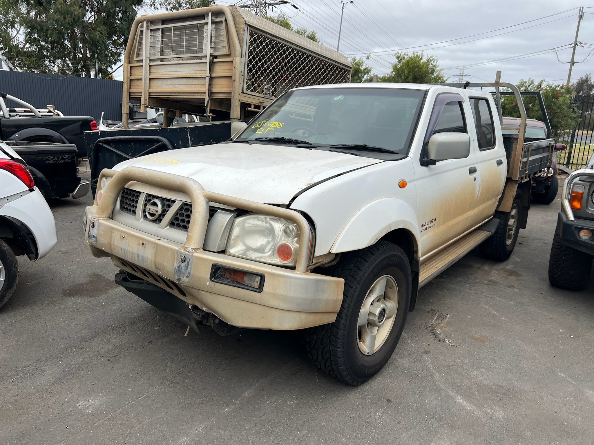 NISSAN NAVARA D22 ST-R DUALCAB ZD30 DIESEL WHITE WRECKING