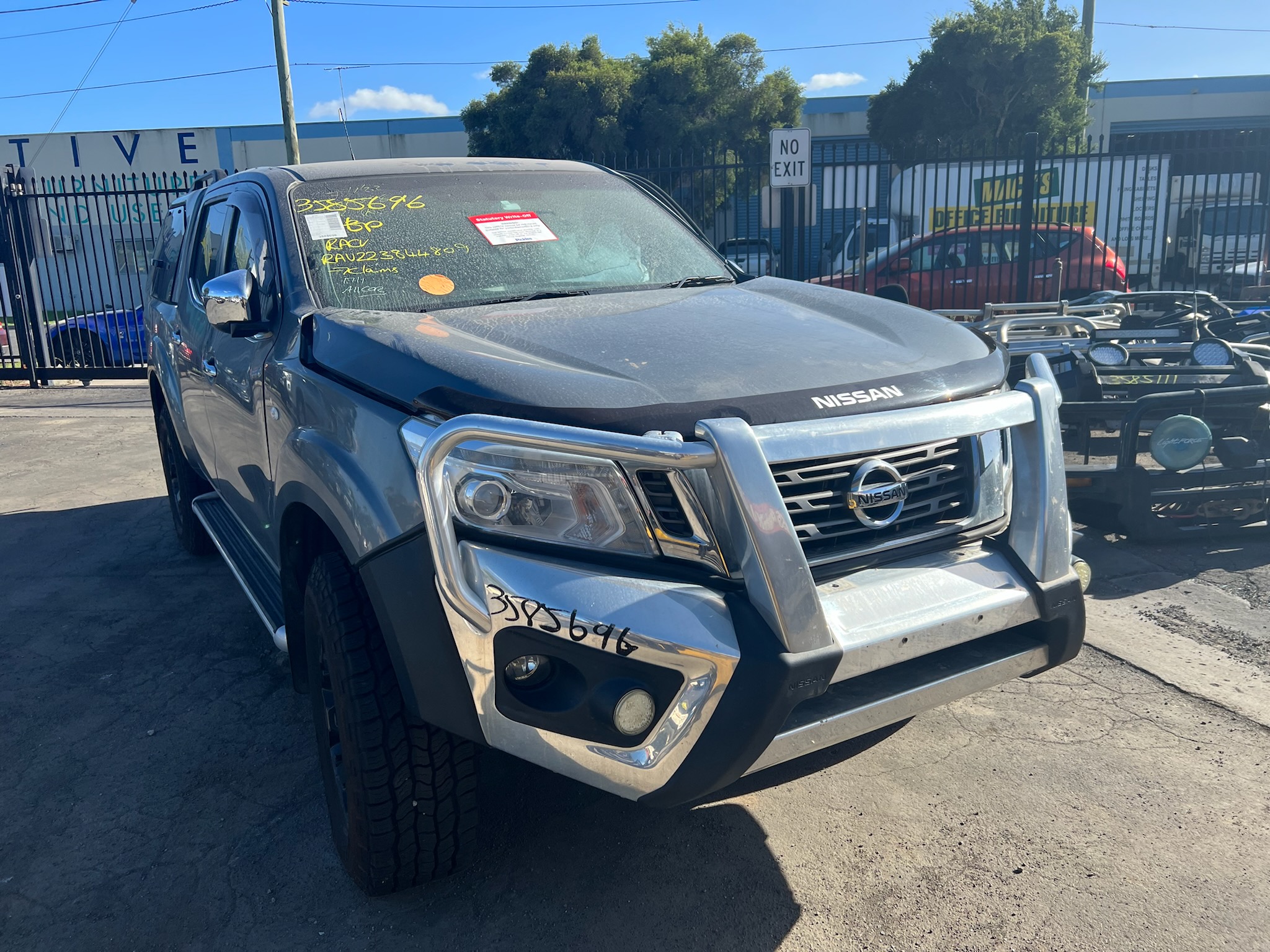 NISSAN NAVARA D23 NP300 YS23 DIESEL GREY 2017 WRECKING