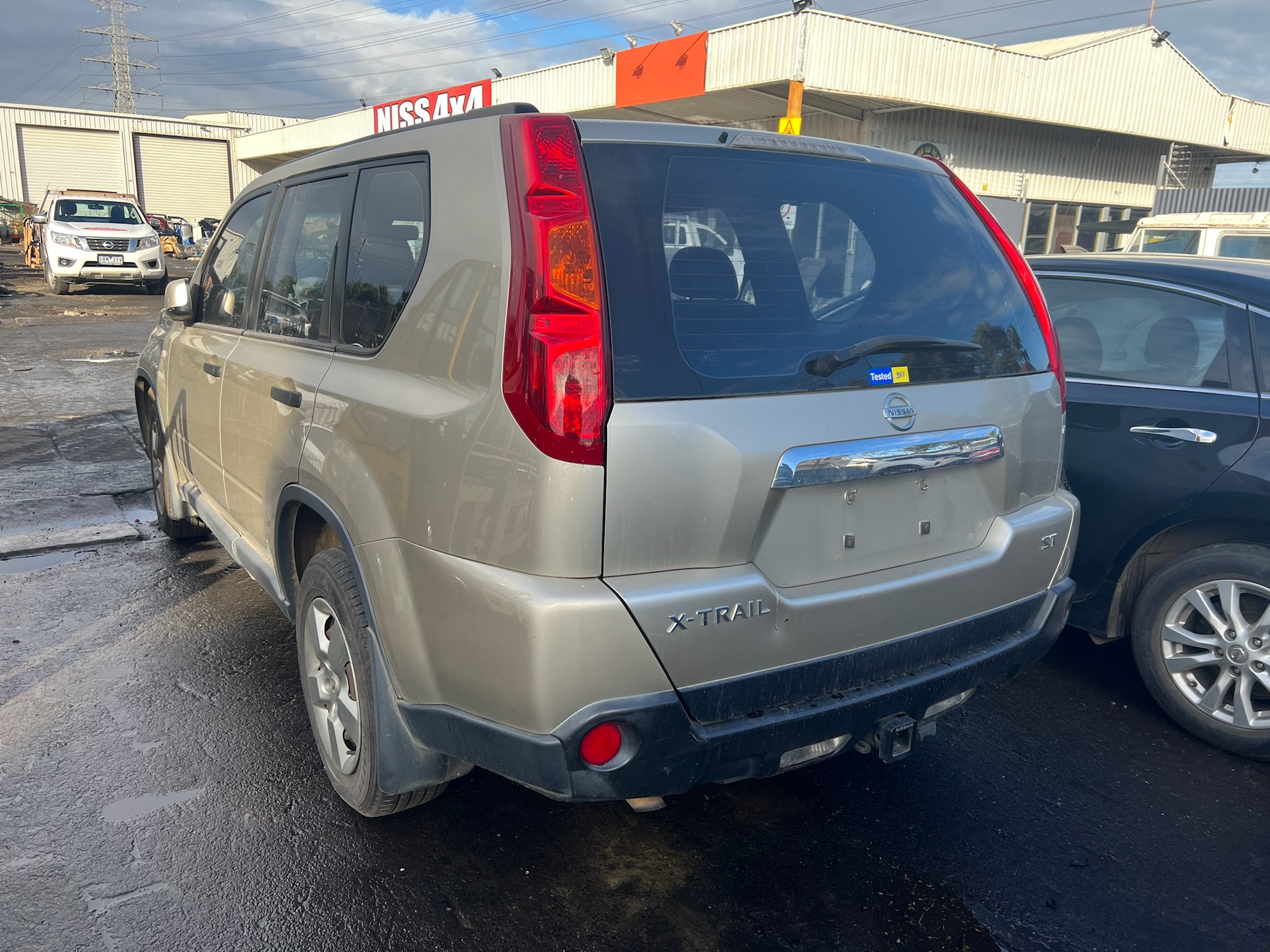 NISSAN X-TRAIL T31 ST GOLD 2008 WRECKING