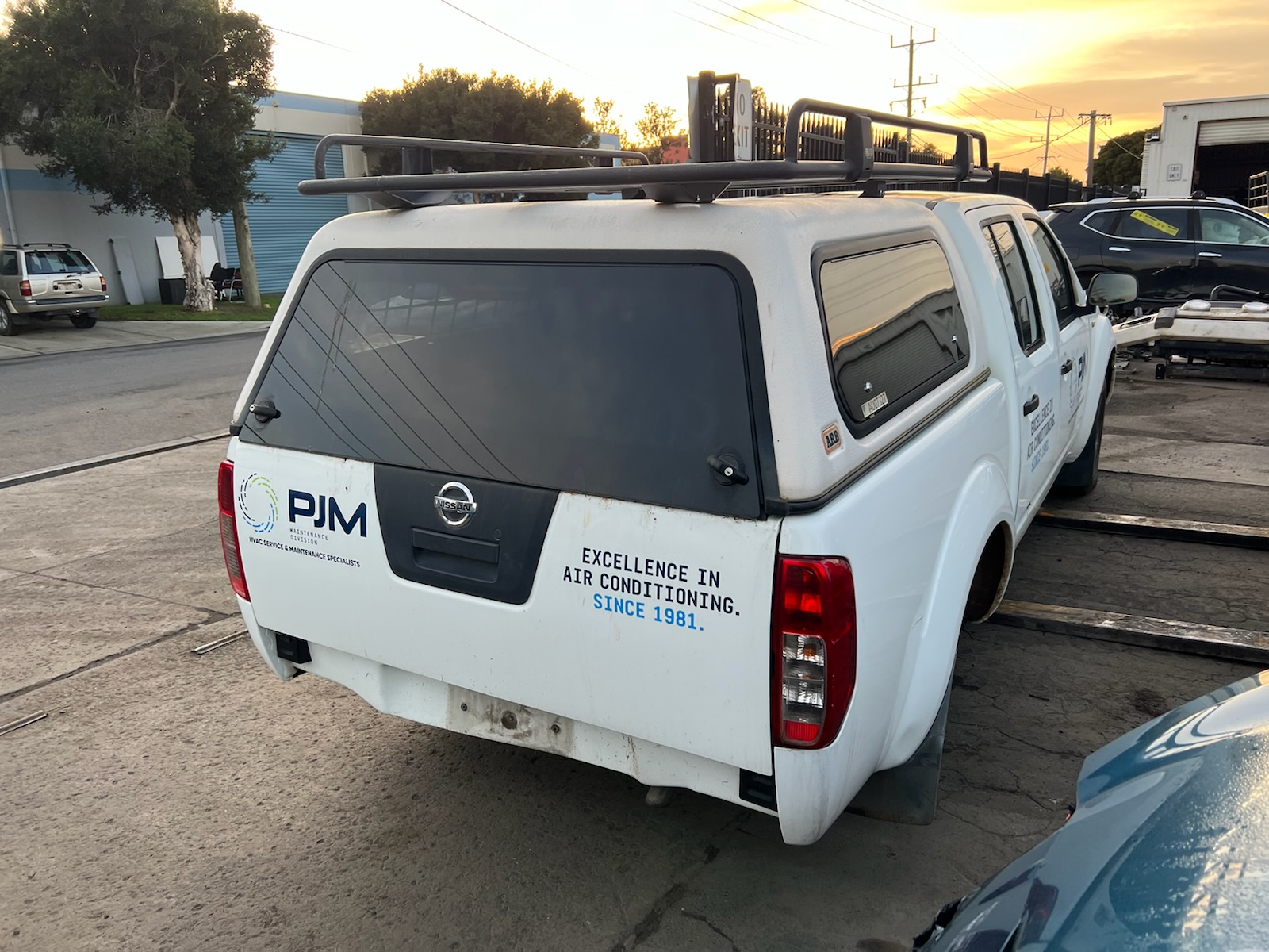 NISSAN NAVARA D40 VSK SPAIN YD25 WHITE CANOPY 2008 WRECKING