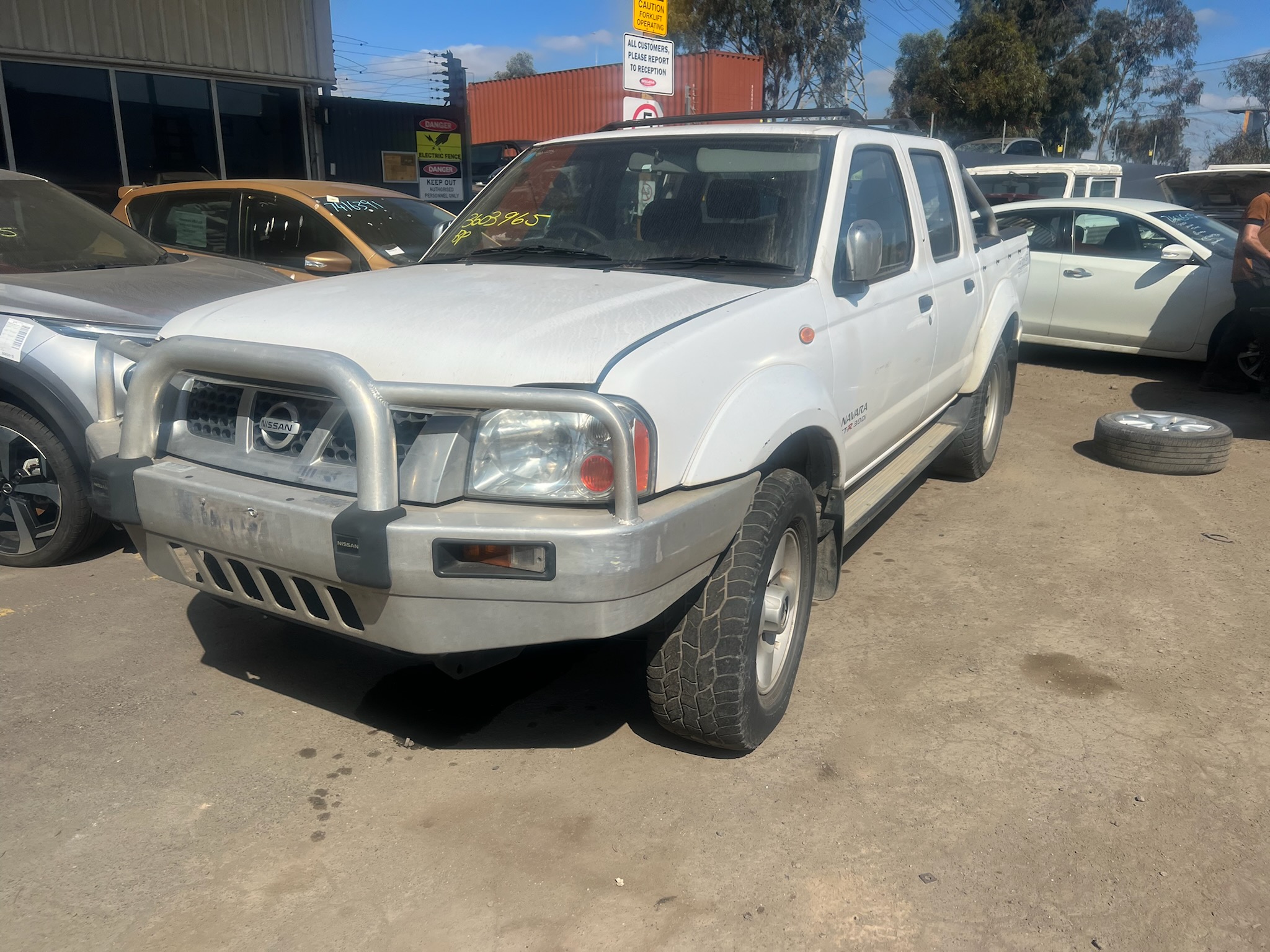 NISSAN NAVARA D22 ST-R ZD30 TURBO DIESEL WHITE 2006 WRECKING