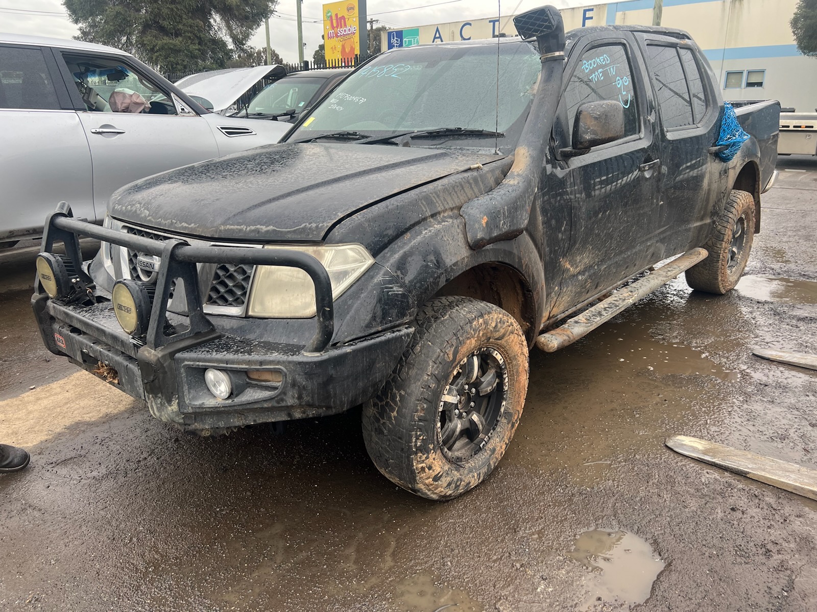 NISSAN NAVARA D40 MNT THAI BUILT YD25 DIESEL BLACK WRECKING