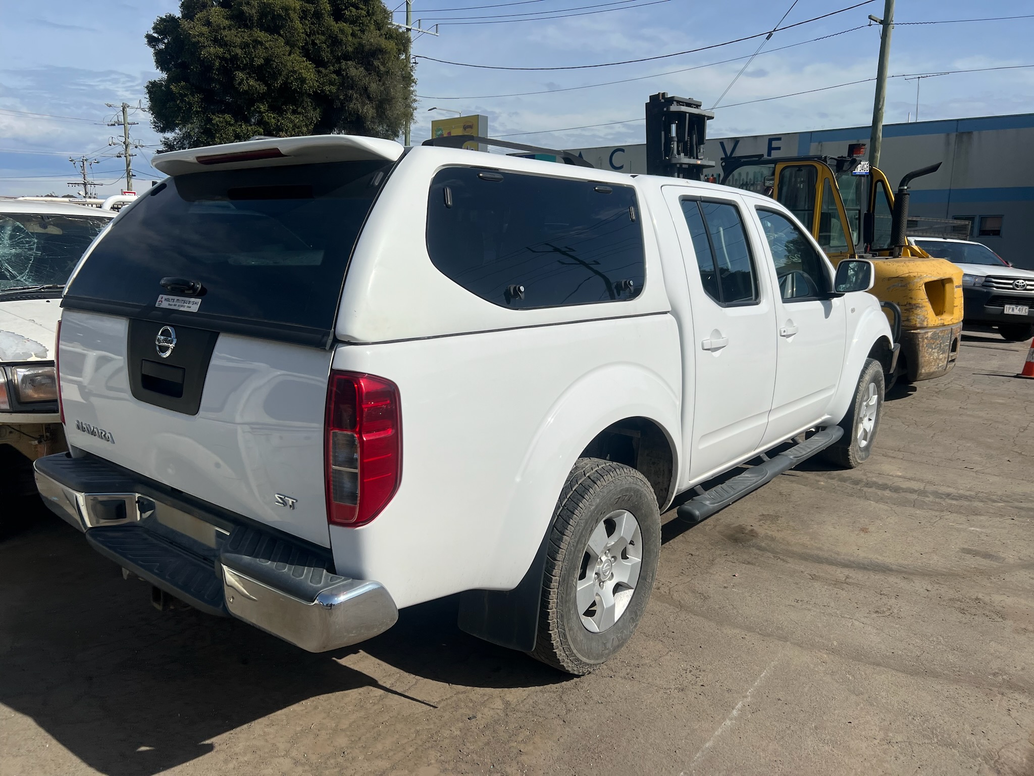 NISSAN NAVARA D40 MNT THAI YD25 DIESEL WHITE CANOPY 2012 WRECKING