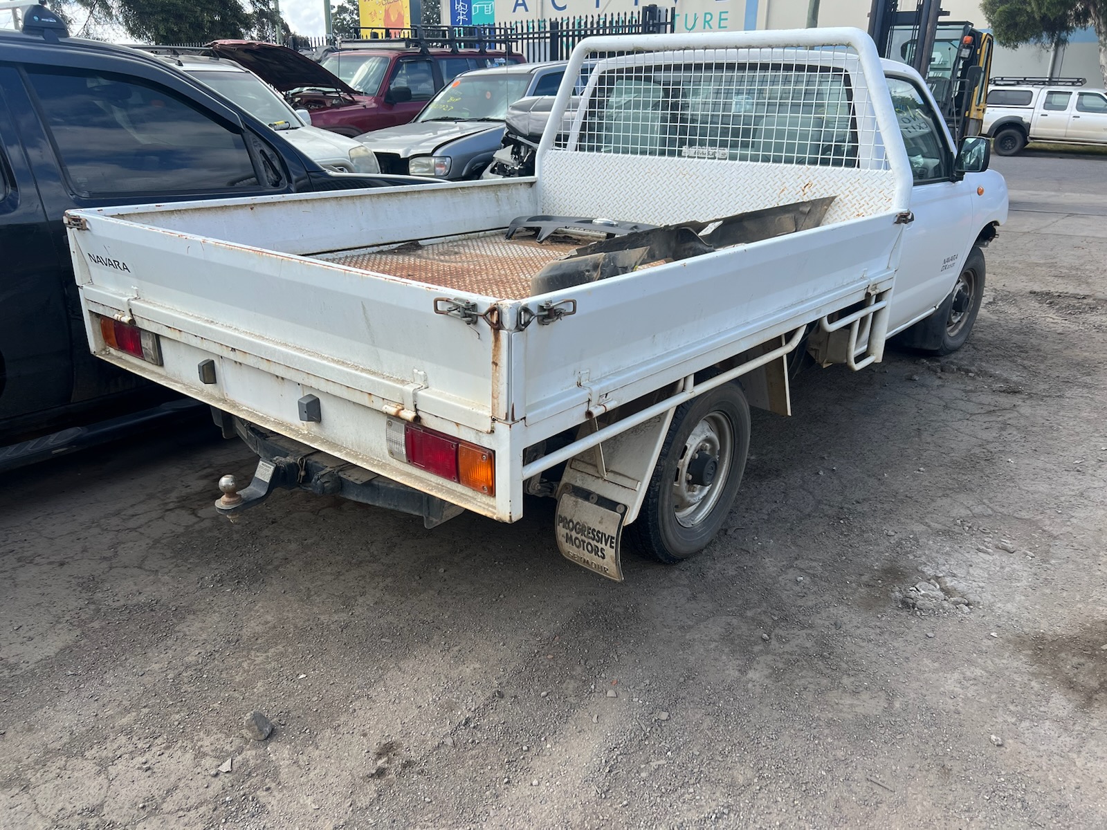 NISSAN NAVARA D22 2WD SINGLE CAB YD25 DIESEL WRECKING