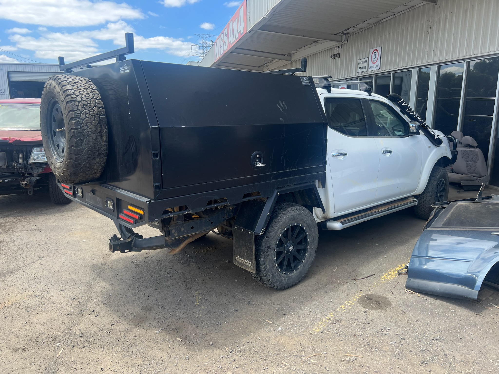 NISSAN NAVAR D23 NP300 YS23 DIESEL 2017 WHITE WRECKING