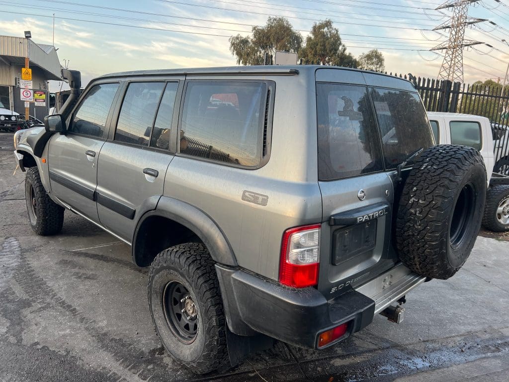 NISSAN PATROL Y61 GU ST S3 WAGON ZD30 DIESEL SILVER 2003 WRECKING