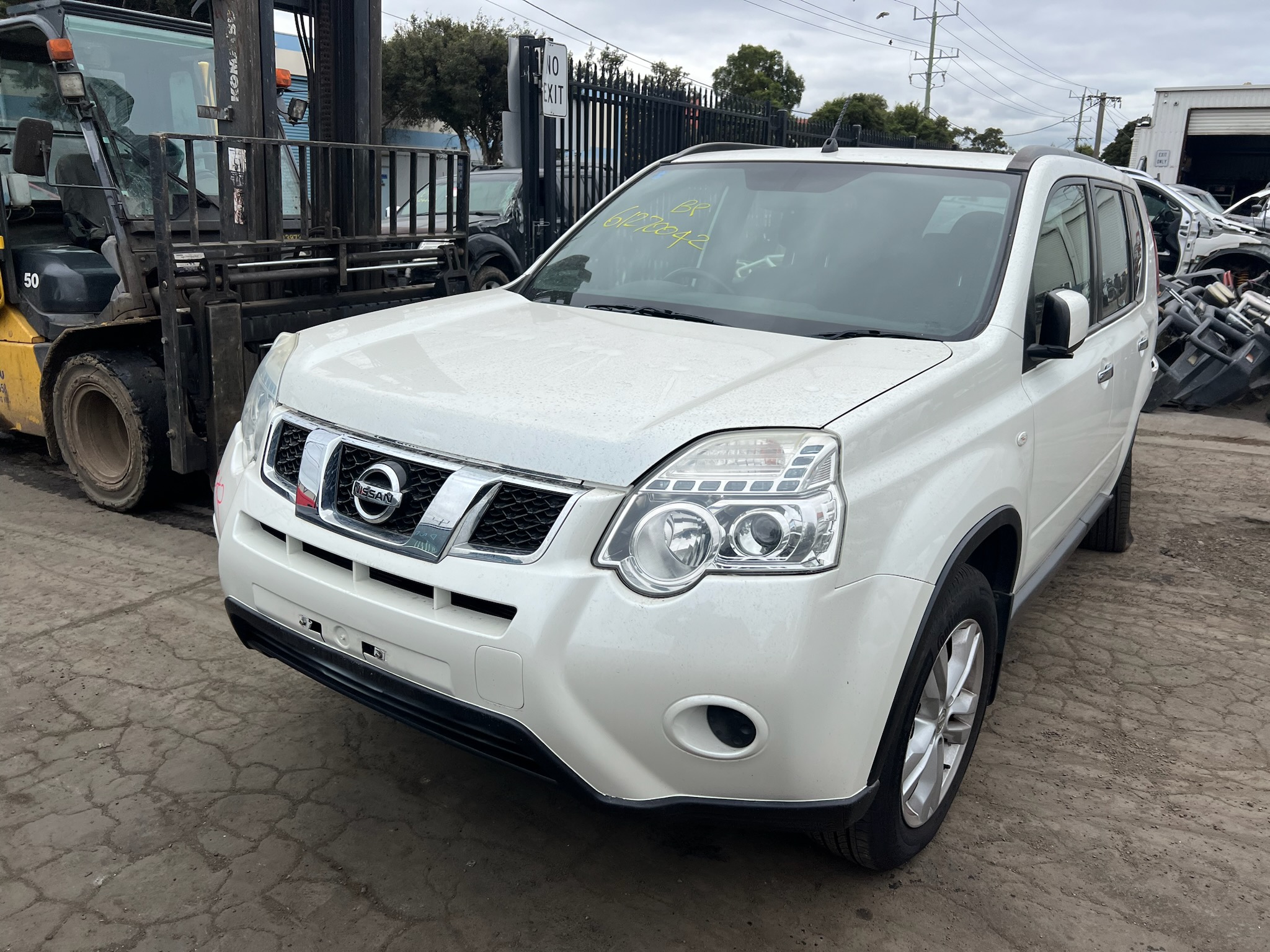 PARTING OUT NISSAN X-TRAIL T31 QR25 AUTO WHITE 2012 WRECKING / PARTS FOR SALE