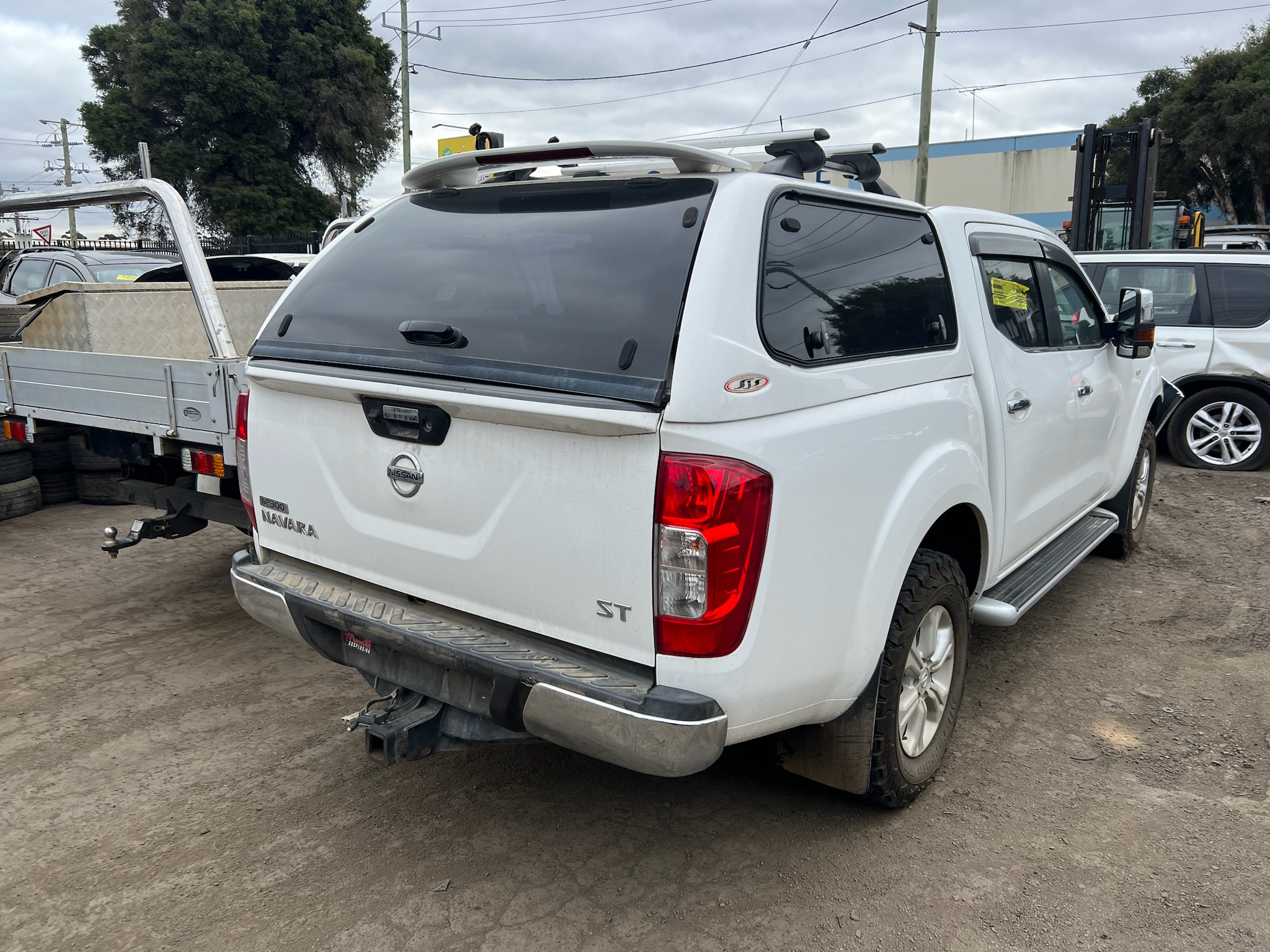 PARTING OUT NISSAN NAVARA D23 NP300 ST DUALCAB DIESEL WHITE CANOPY 2018 WRECKING / PARTS FOR SALE