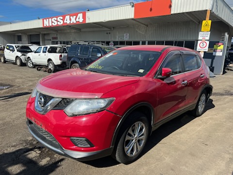 PARTING OUT NISSAN X-TRAIL T32 QR25 RED WRECKING / PARTS FOR SALE