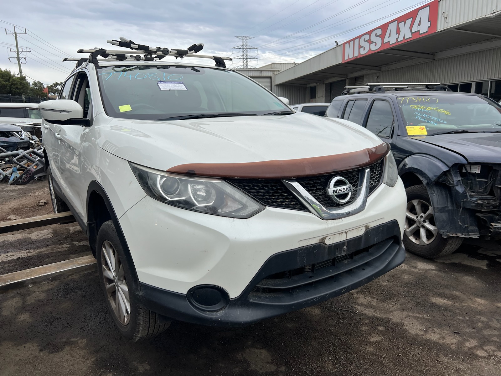 PARTING OUT NISSAN QASHQAI J11 ST AUTO 2L PETROL WHITE 2016 WRECKING / PARTS FOR SALE
