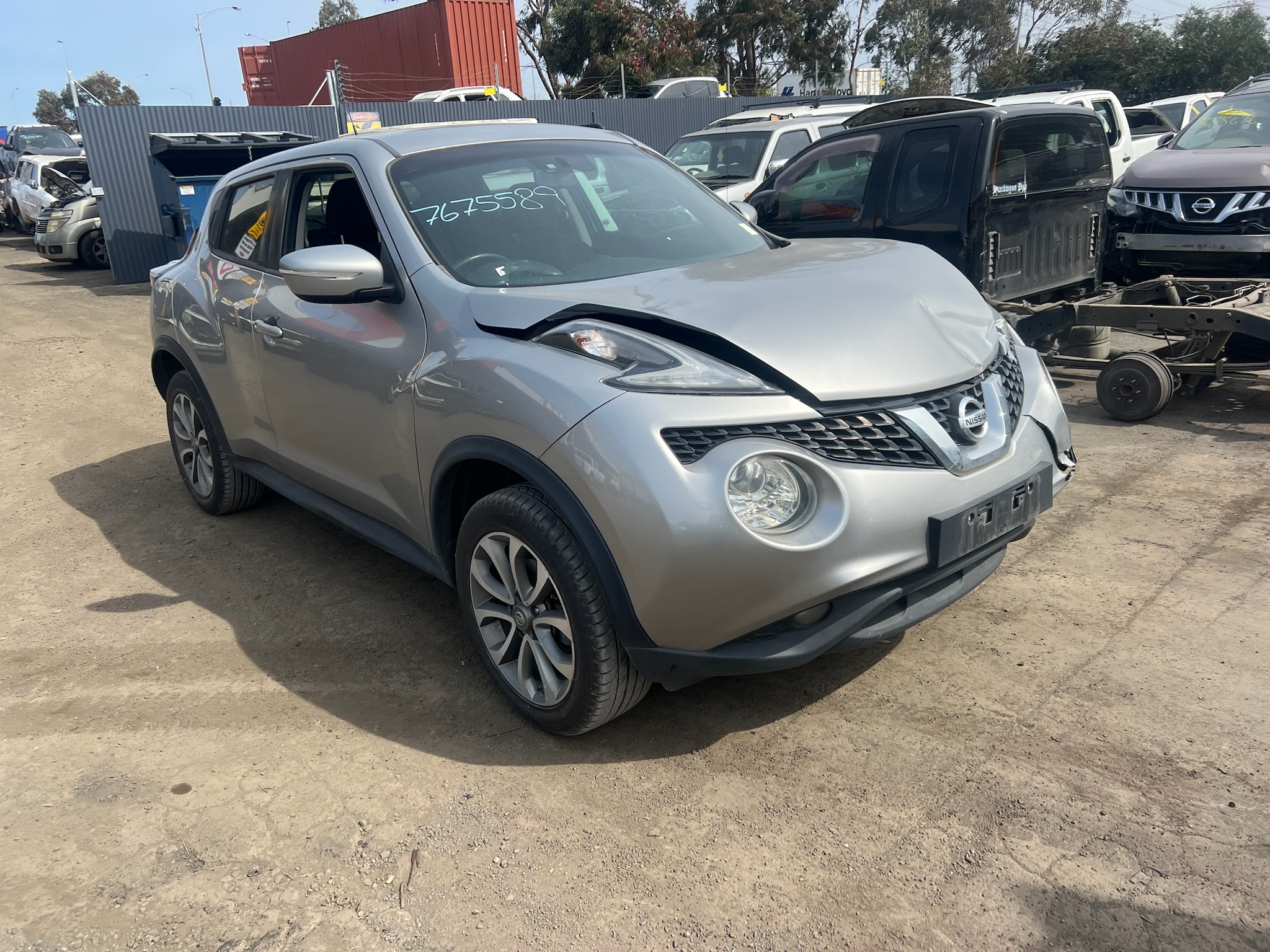 PARING OUT NISSAN JUKE F15 ST SILVER WRECKING / PARTS FOR SALE