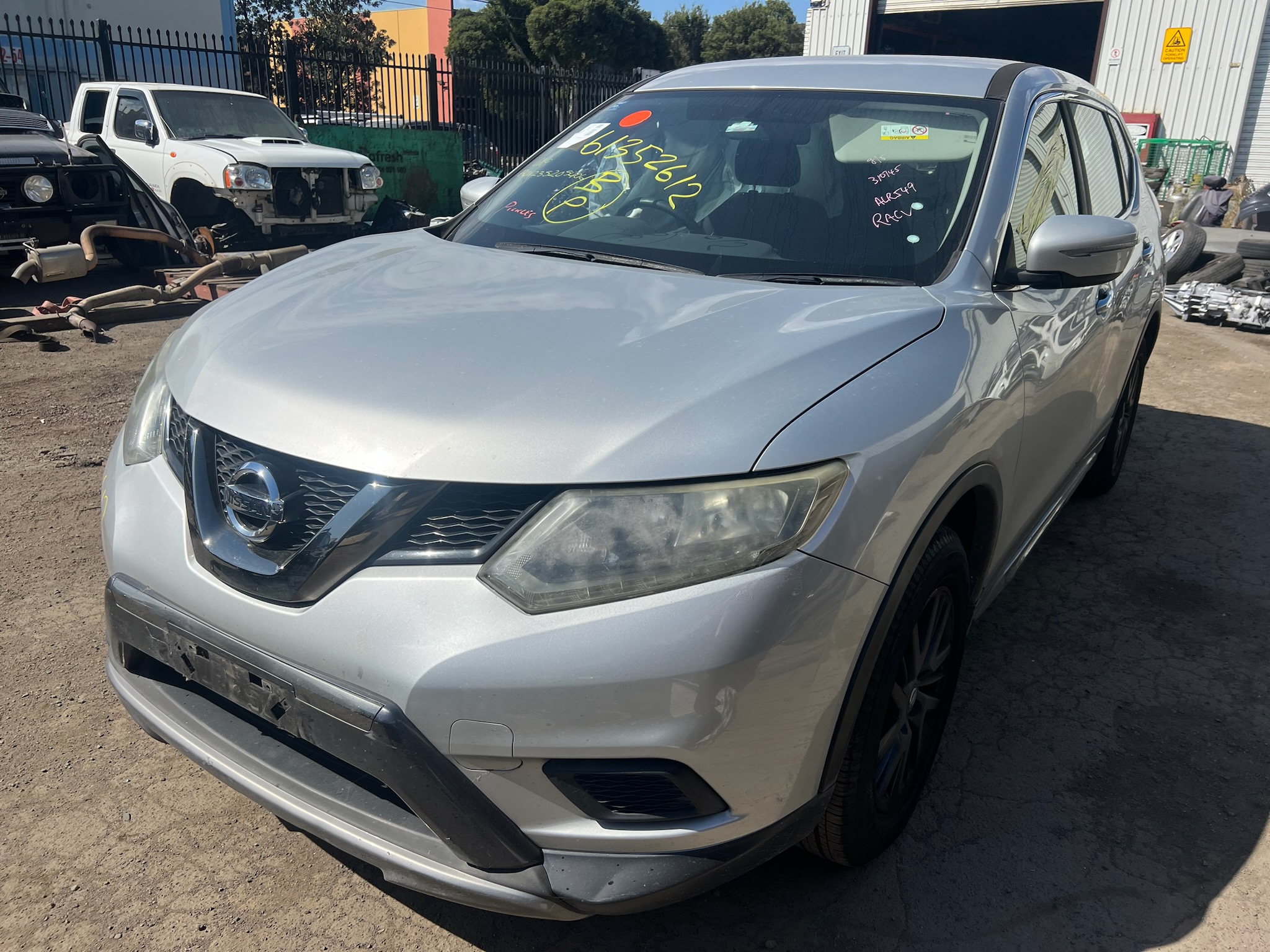 PARTING OUT NISSAN X-TRAIL T32 QR25 PETROL SILVER 2015 WRECKING / PARTS FOR SALE
