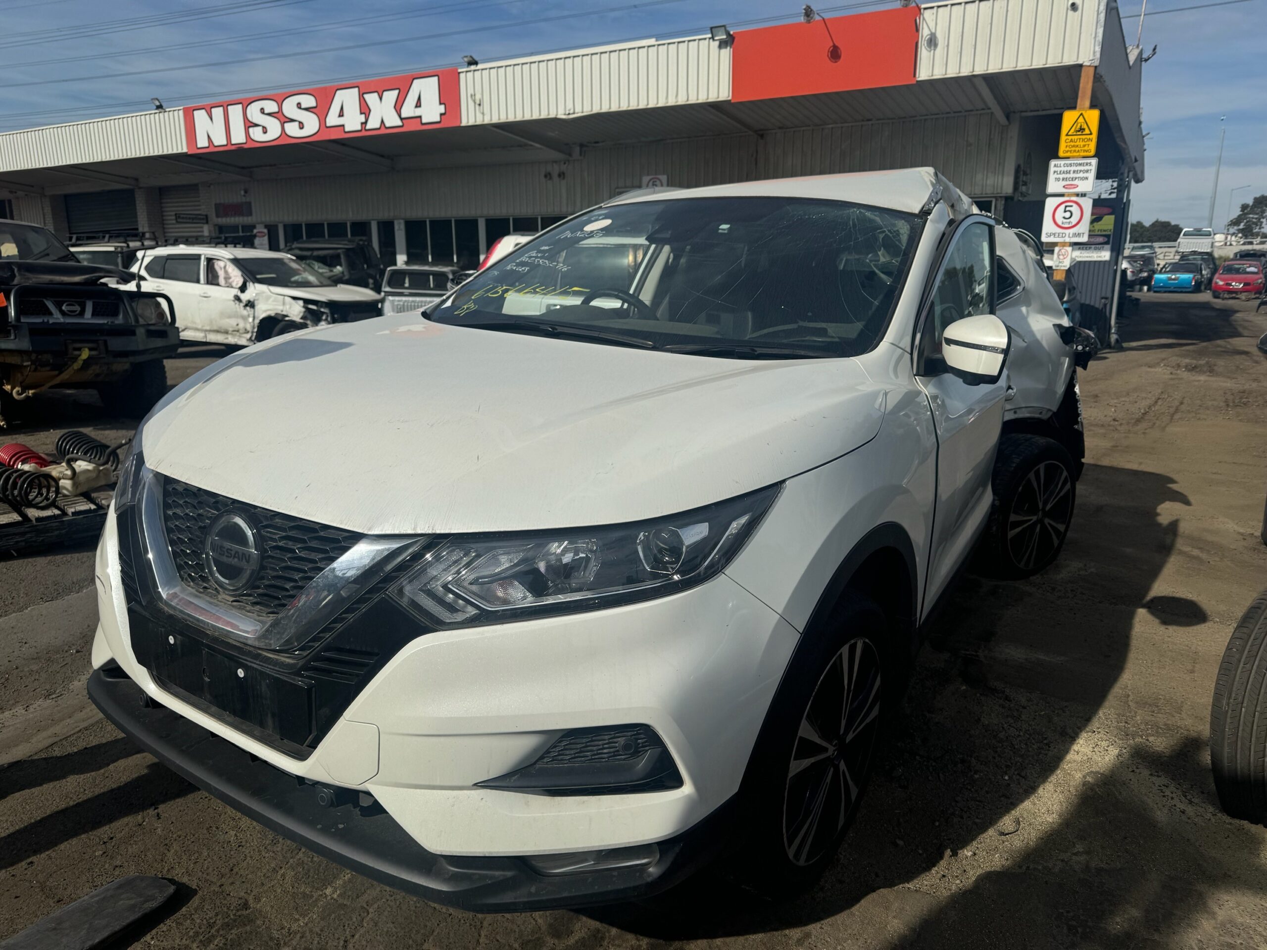 NISSAN QASHQAI J11 MR20 2018 WHITE – WRECKING