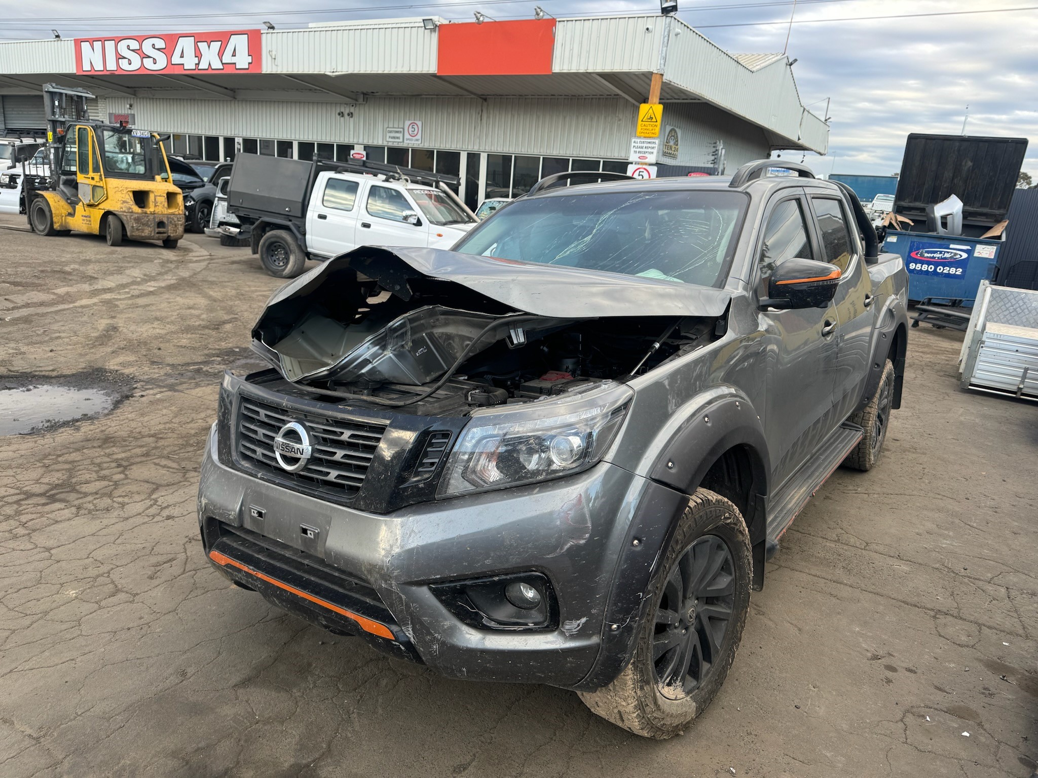  NISSAN NAVARA D23 NP300 YS23 DIESEL GREY WRECKING