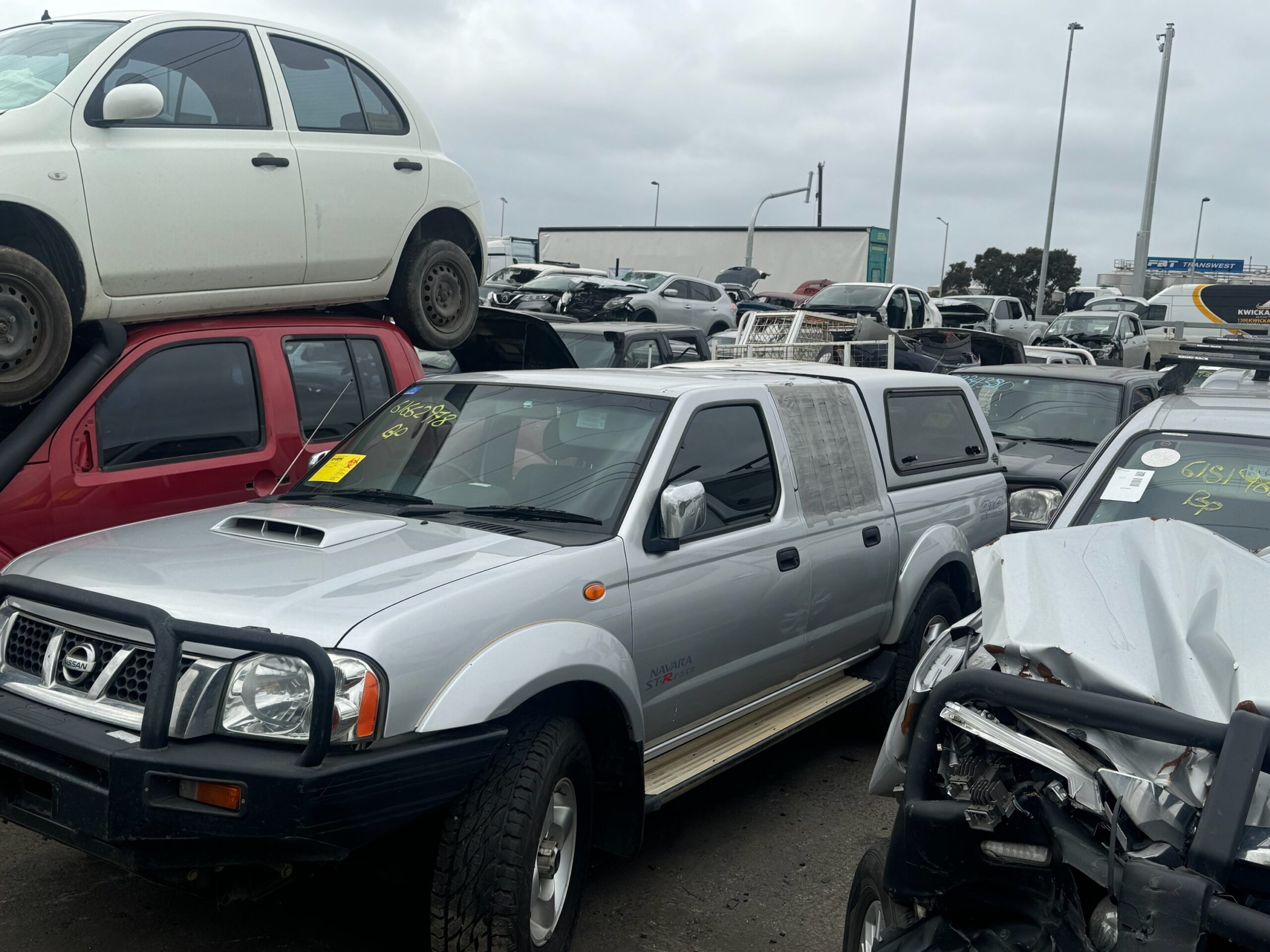 NISSAN NAVARA D22 ST-R YD25 TURBO DIESEL SILVER 2013 – WRECKING