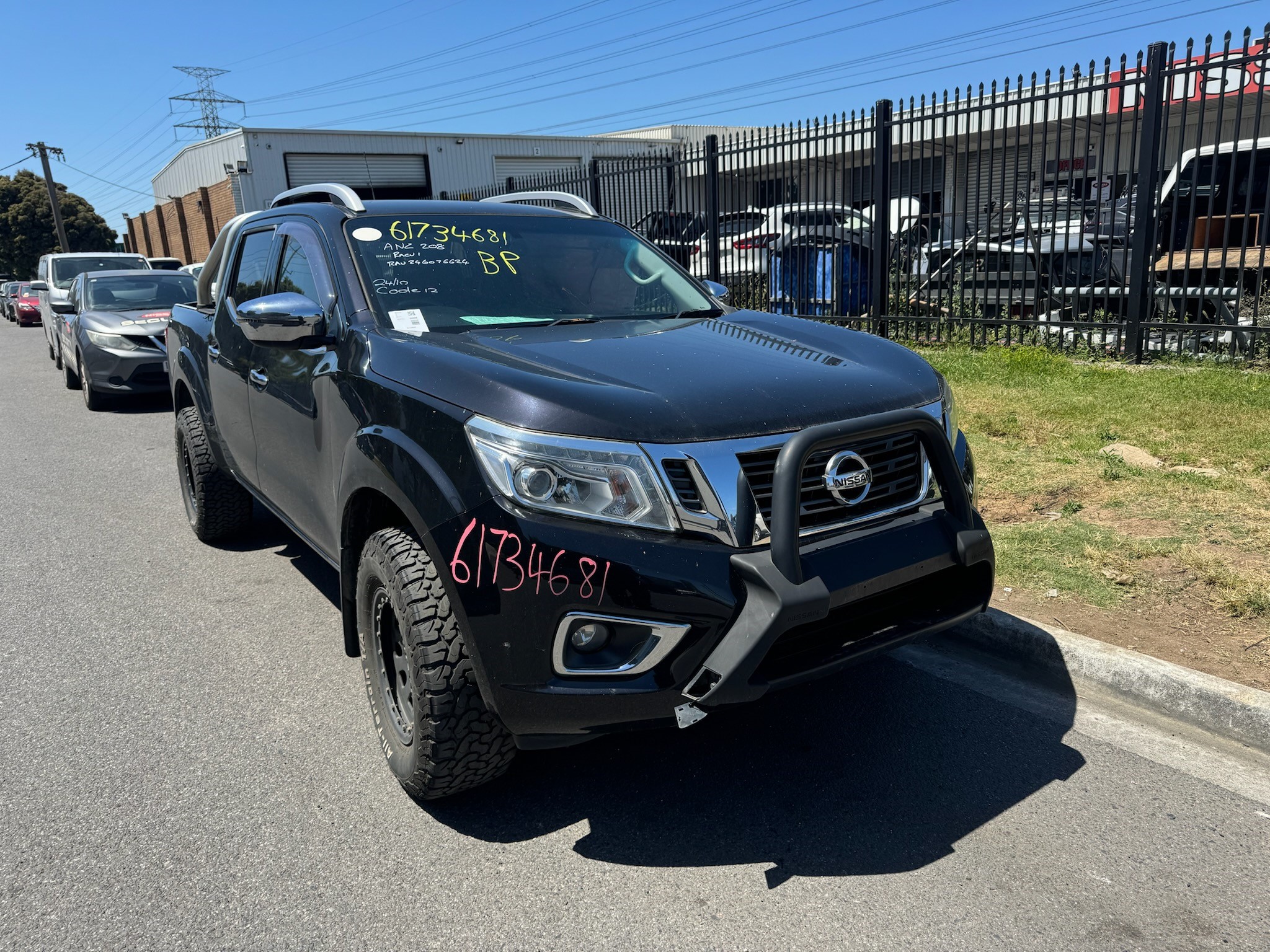 NISSAN NAVARA D23 NP300 ST-X YS23 DIESEL BLACK WRECKING / PARTS ONLY