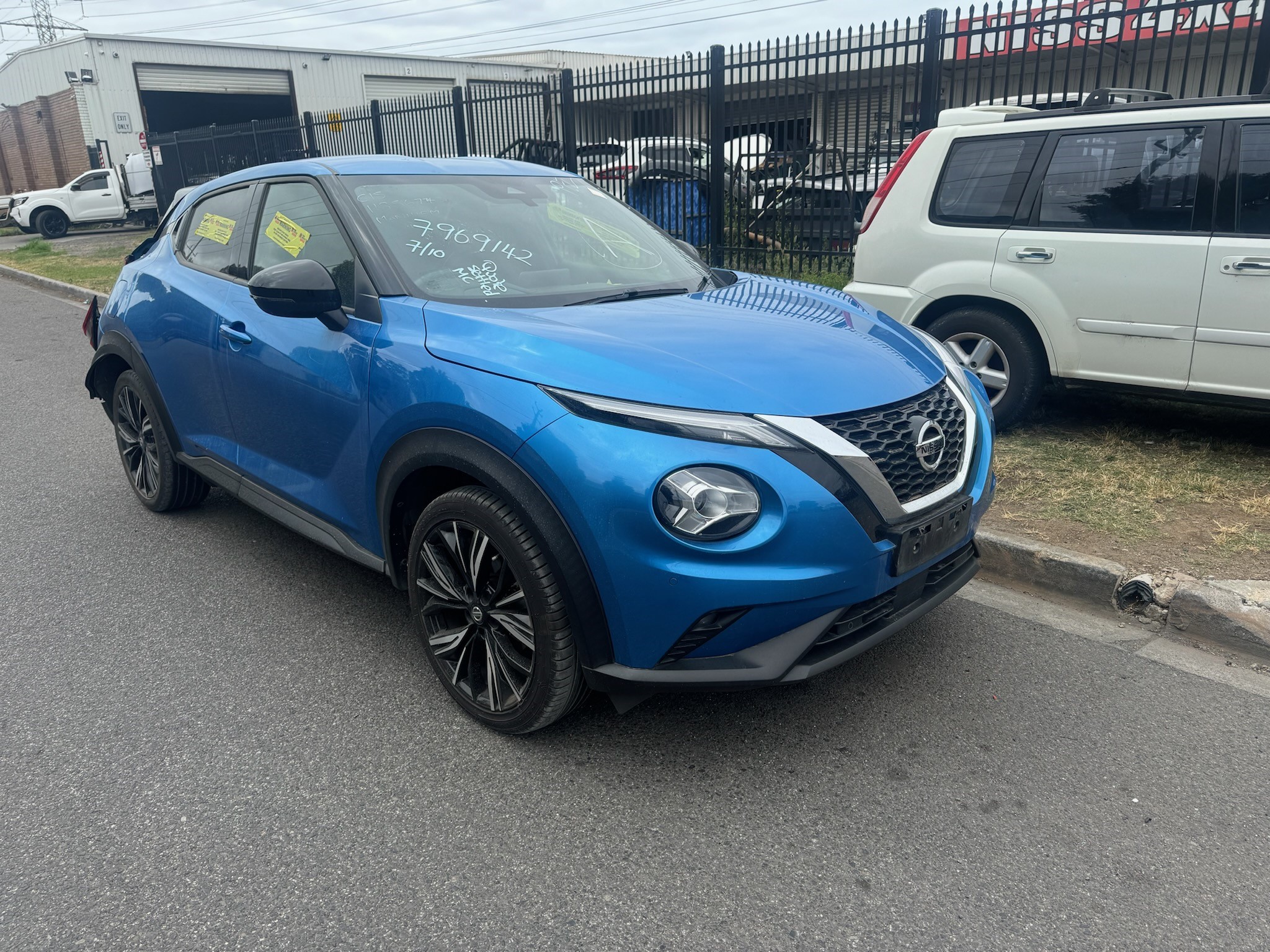 NISSAN JUKE F16 BLUE 2020 WRECKING