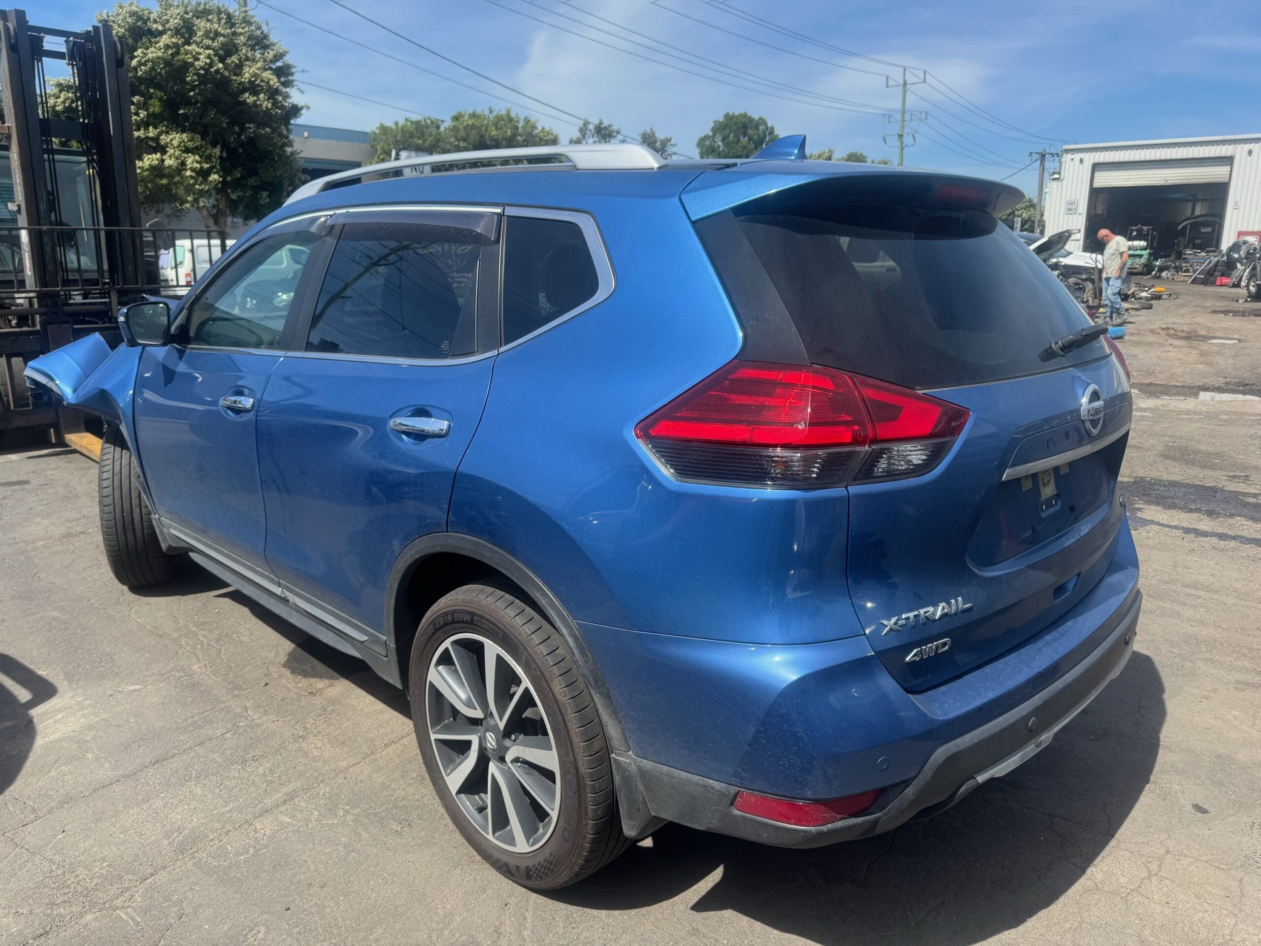 NISSAN X-TRAIL T32 QR25 AUTO 4WD BLUE 2019 WRECKING