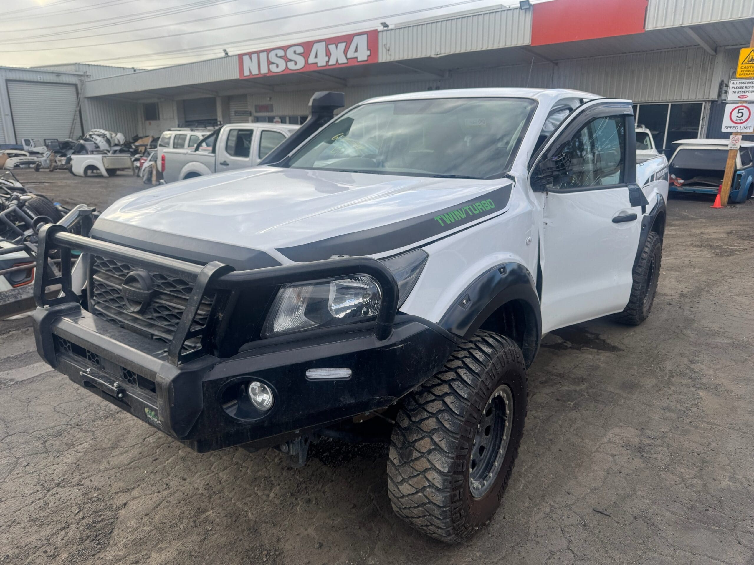 NISSAN NAVARA D23 NP300 YS23 TWIN TURBO WHITE 2022 – WRECKING