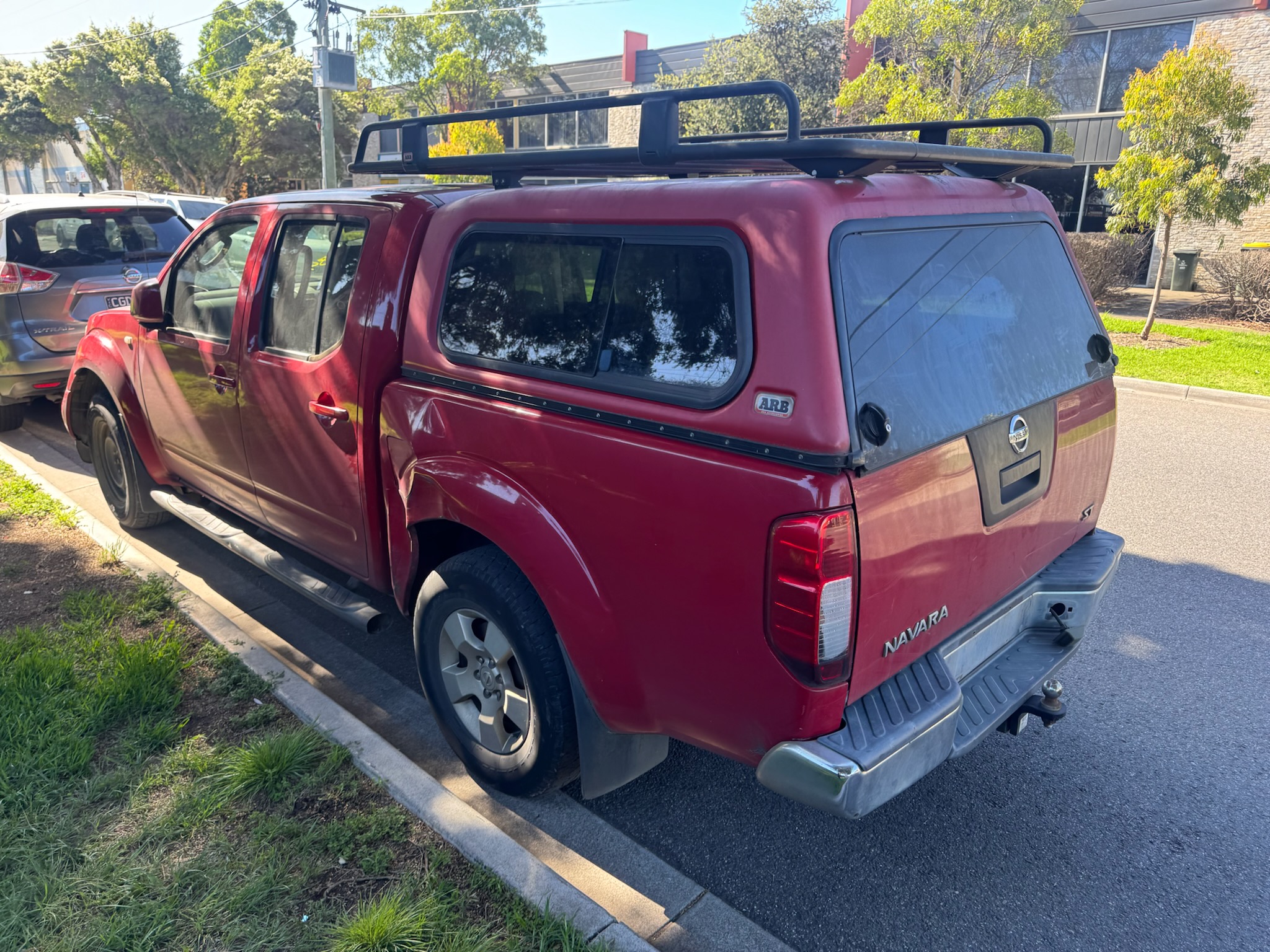 NISSAN NAVARA D40 YD25 DIESEL RED WRECKING