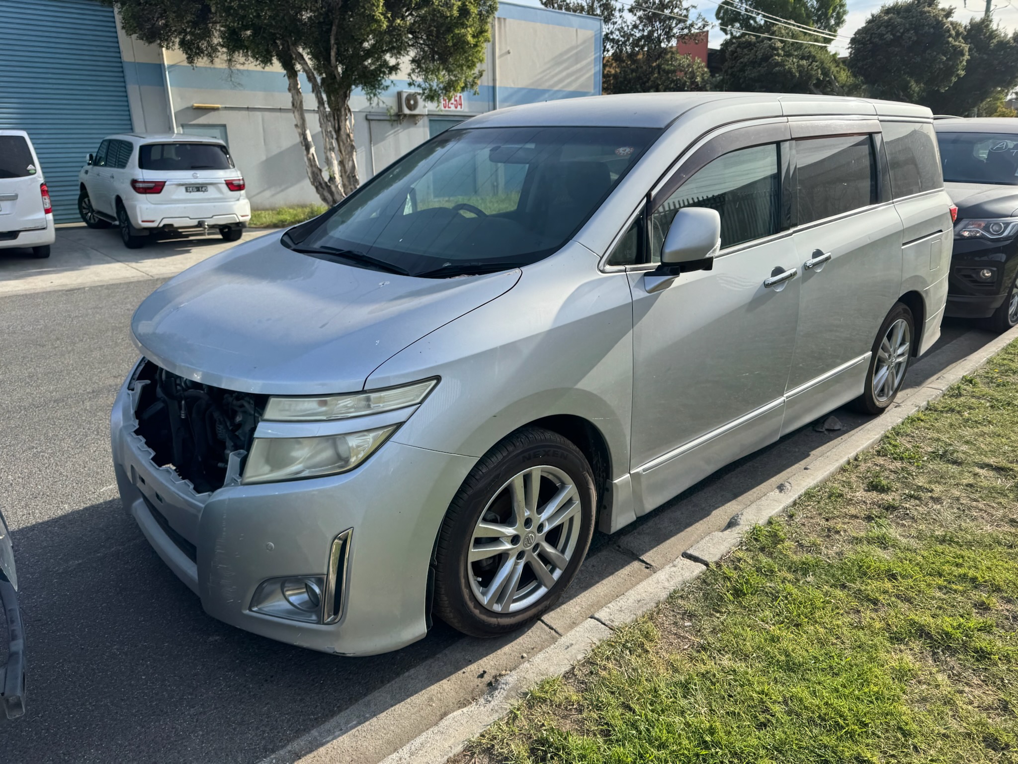 NISSAN ELGRAND E52 HIGHWAY STAR VQ35 V6 AUTO SILVER 2012 WRECKING