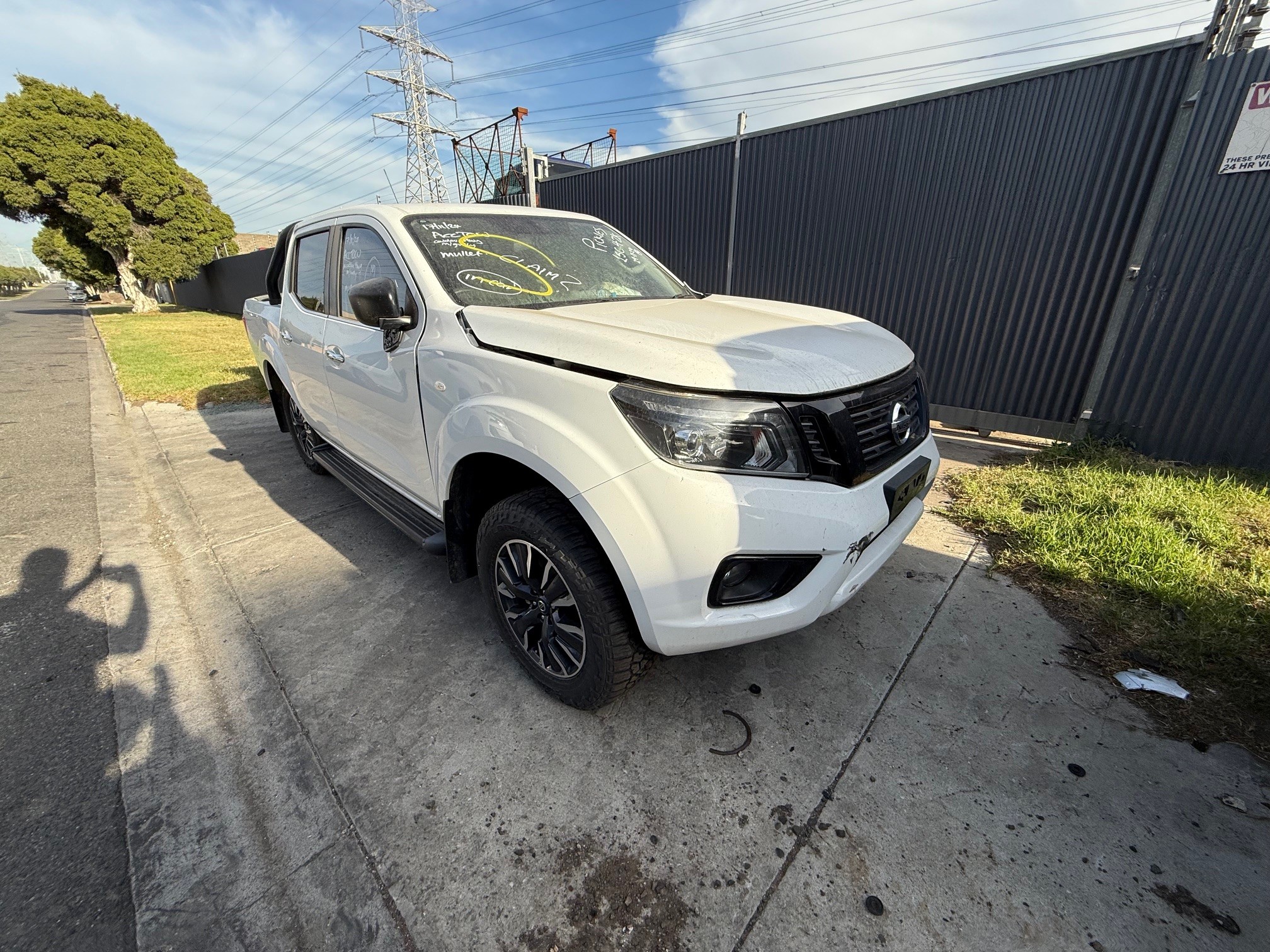 NISSAN NAVARA D23 NP300 WHITE DIESEL DUALCAB WRECKING