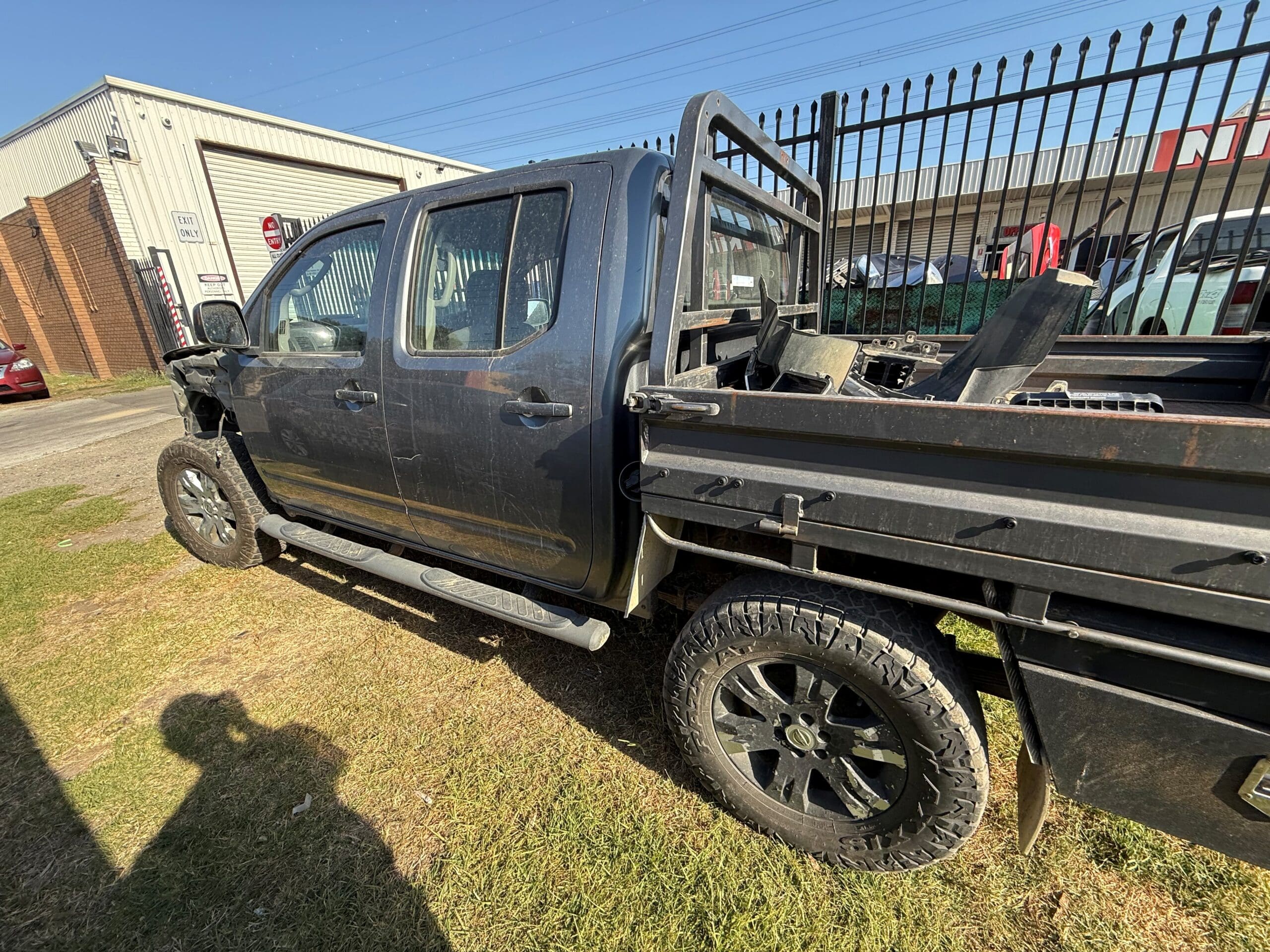 NISSAN NAVARA D40 MNT TRAY WRECKING
