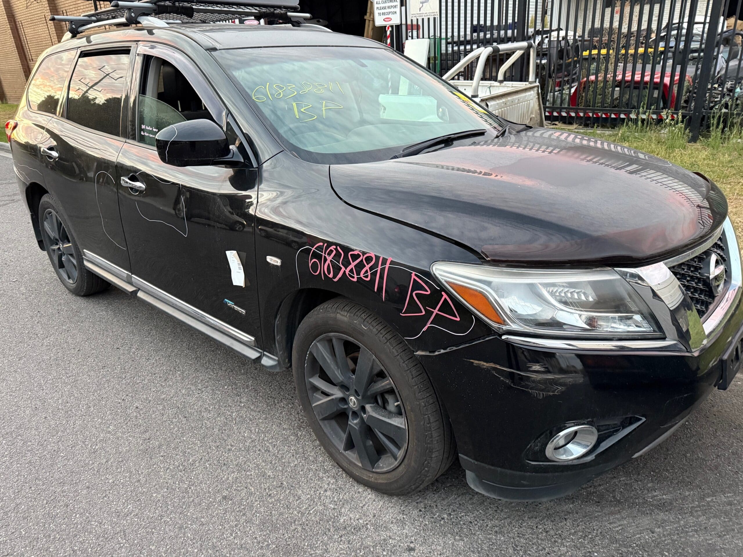 NISSAN PATHFINDER R52 HYBRID 4X4 2.5 PETROL ELECTRIC BLACK WRECKING 2015
