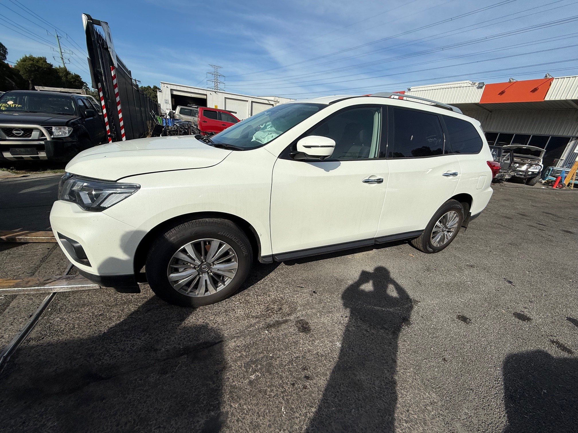 NISSAN PATHFINDER R52 ST 2WD V6 WHITE 2019 WRECKING