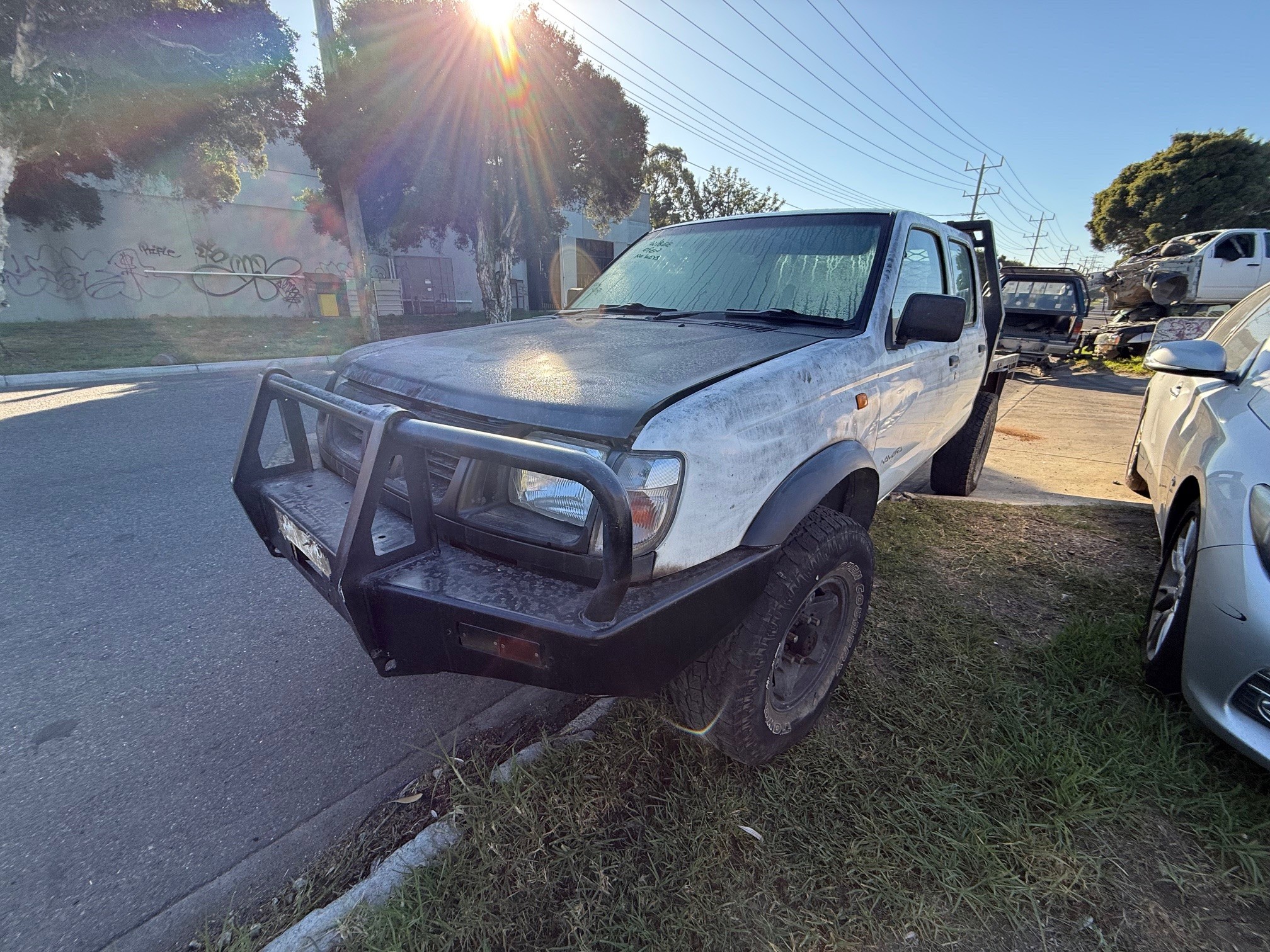 NISSAN NAVARA D22 QD32 DIESEL 4X4 1998 WHITE WRECKING