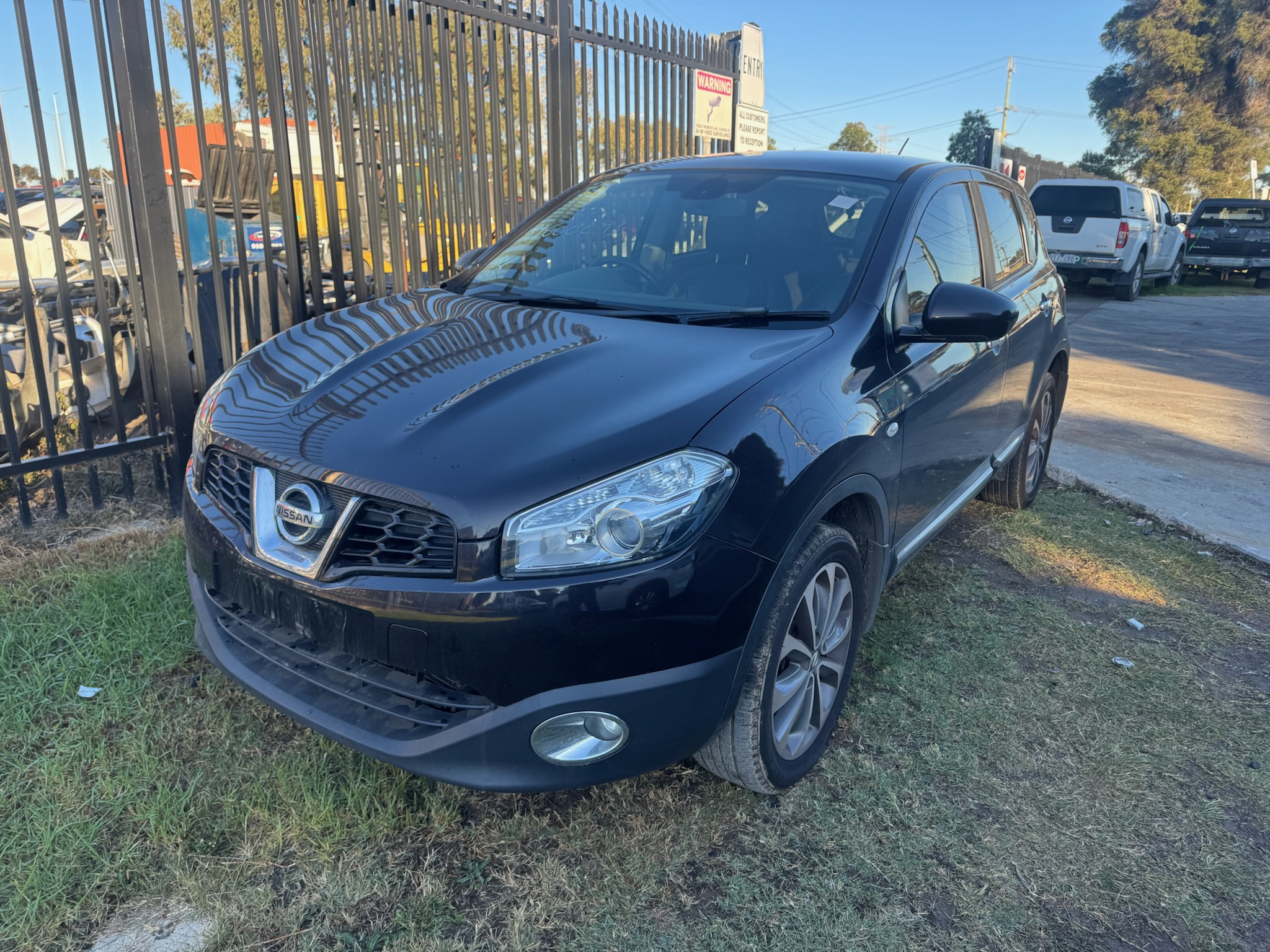  NISSAN DUALIS J10 Ti AUTO MR20 PETROL BLACK WRECKING