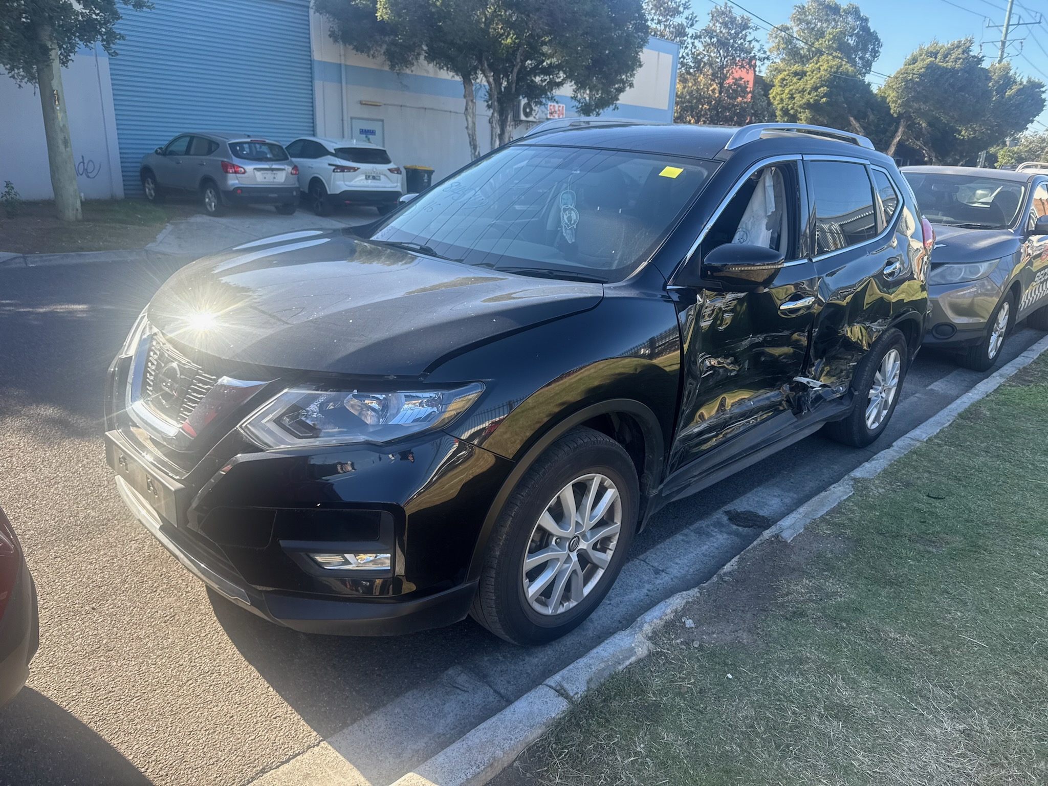 NISSAN X-TRAIL T32 ST-L QR25 PETROL AUTO BLACK 2019 WRECKING