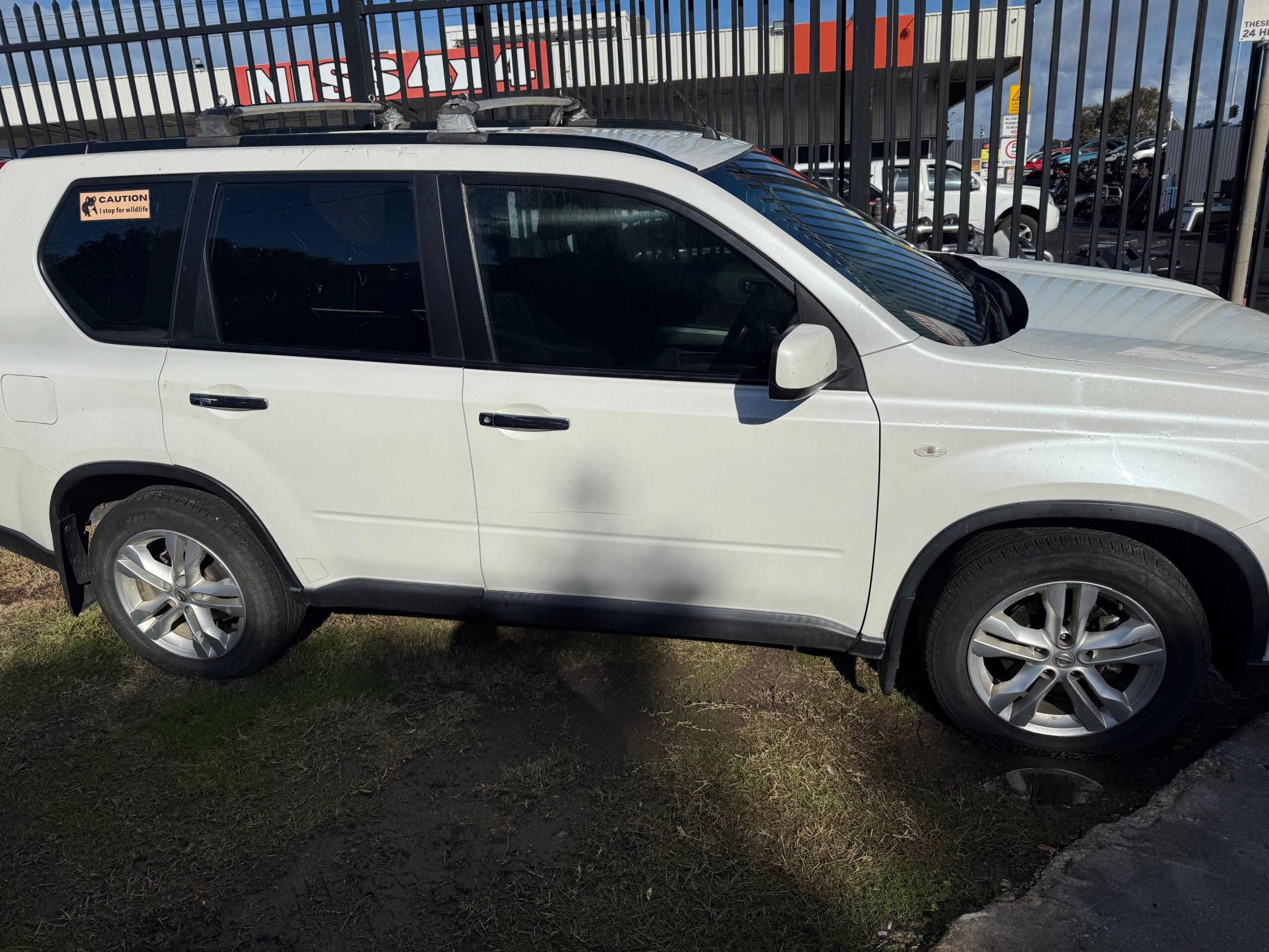 NISSAN X-TRAIL T31 WHITE 2012 WRECKING