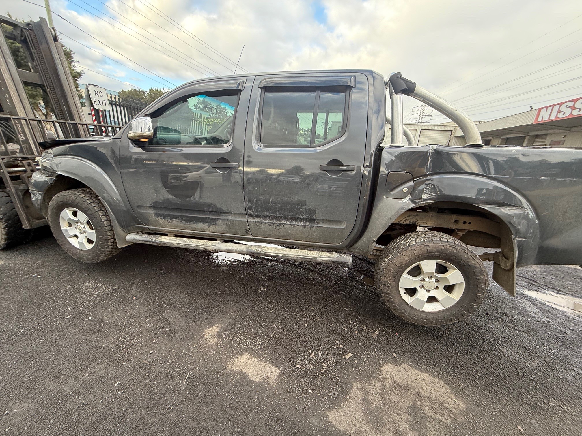 2009 NISSAN NAVARA D40 VSK SPAIN YD25 DIESEL GREY WRECKING