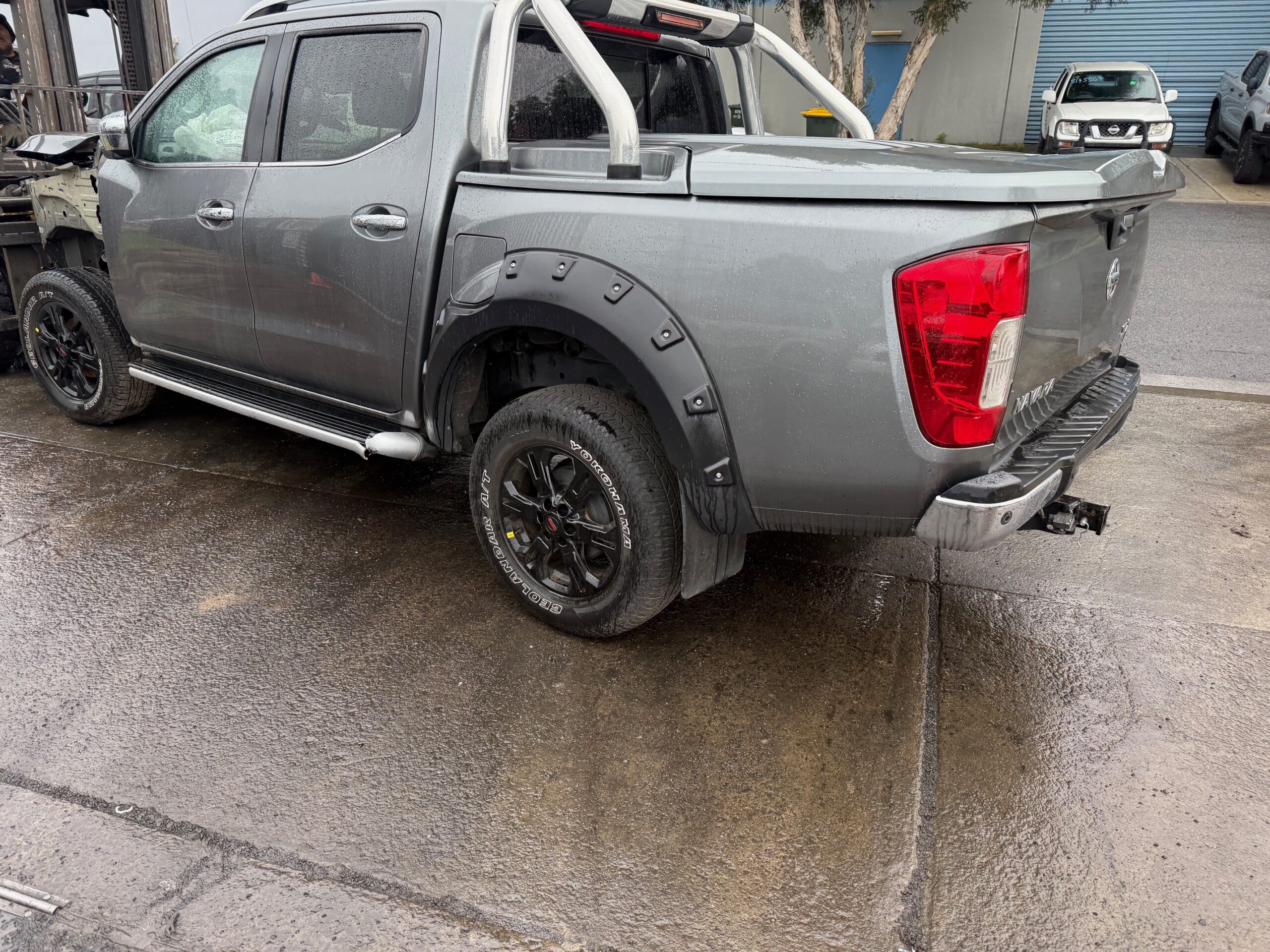 NISSAN NAVARA D23 ST-X DUALCAB YS23 DIESEL GREY WRECKING