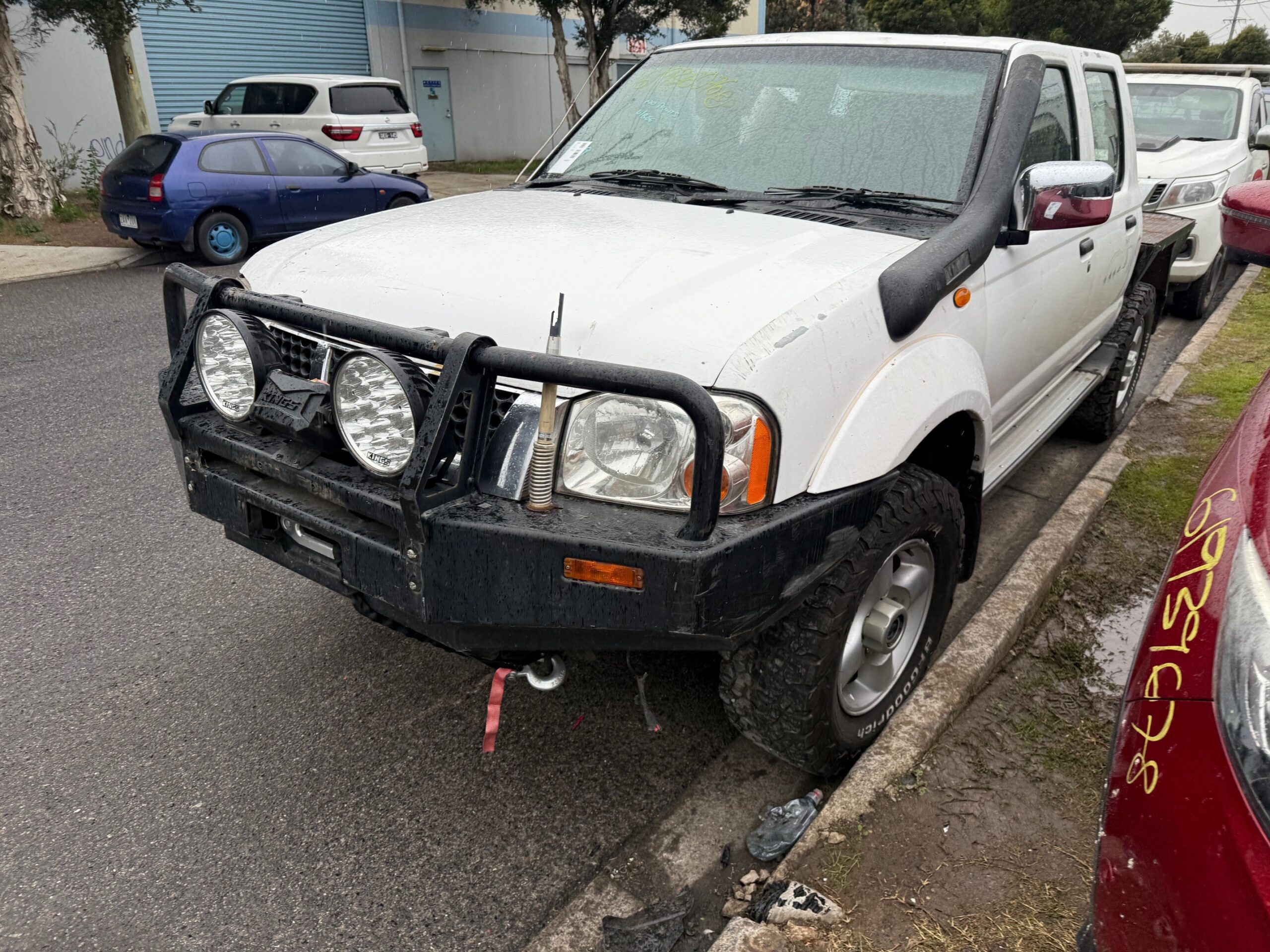 NISSAN NAVARA D22 ST-R ZD30 DIESEL WHITE 2005 WRECKING