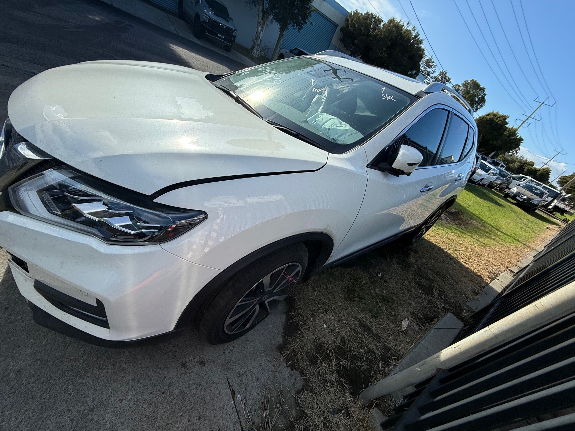 NISSAN X-TRAIL T32 ST-L QR25 AUTO WHITE 2018 WRECKING