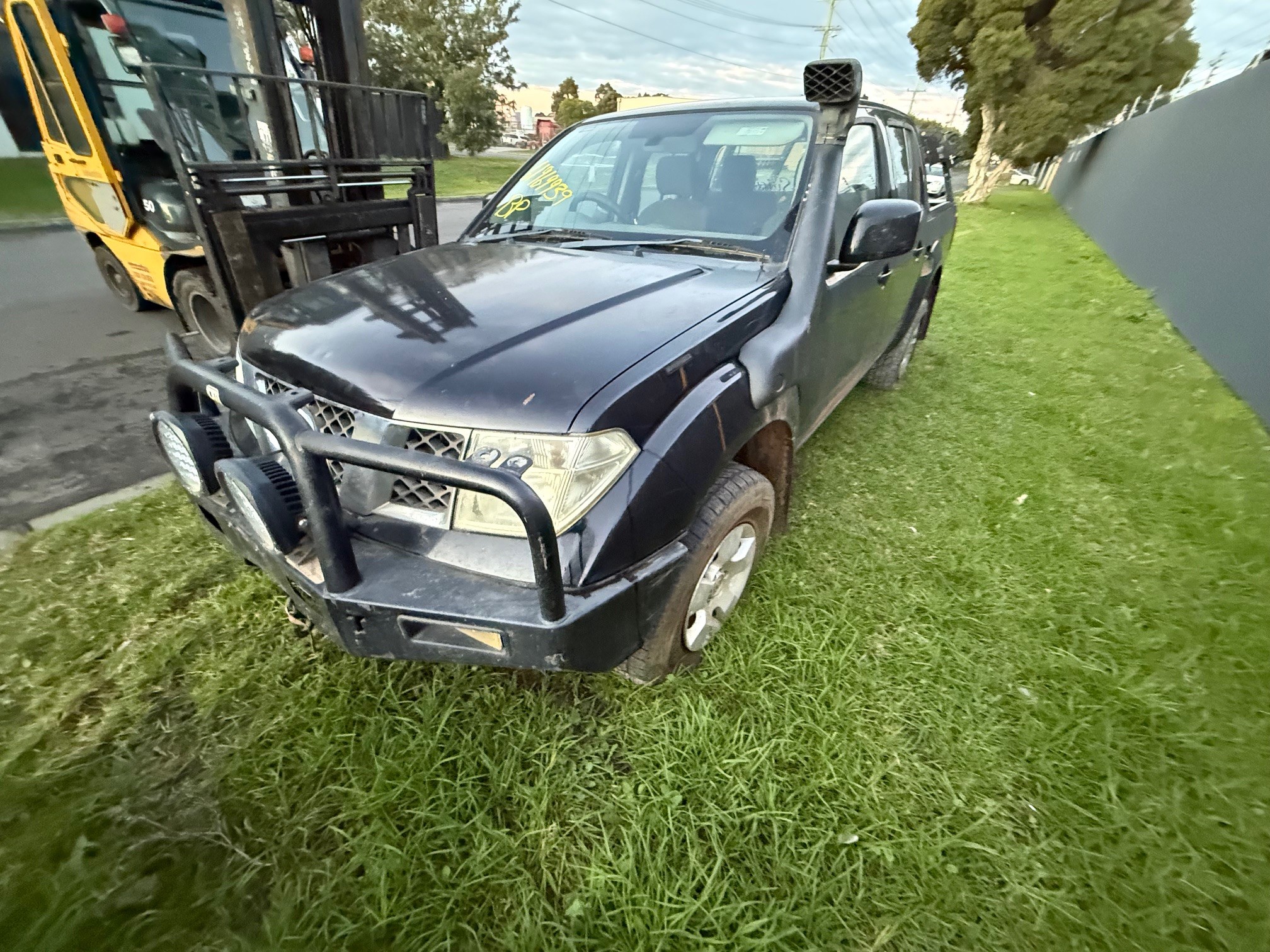 NISSAN NAVARA D40 MNT THAI YD25 DIESEL BLACK WRECKING