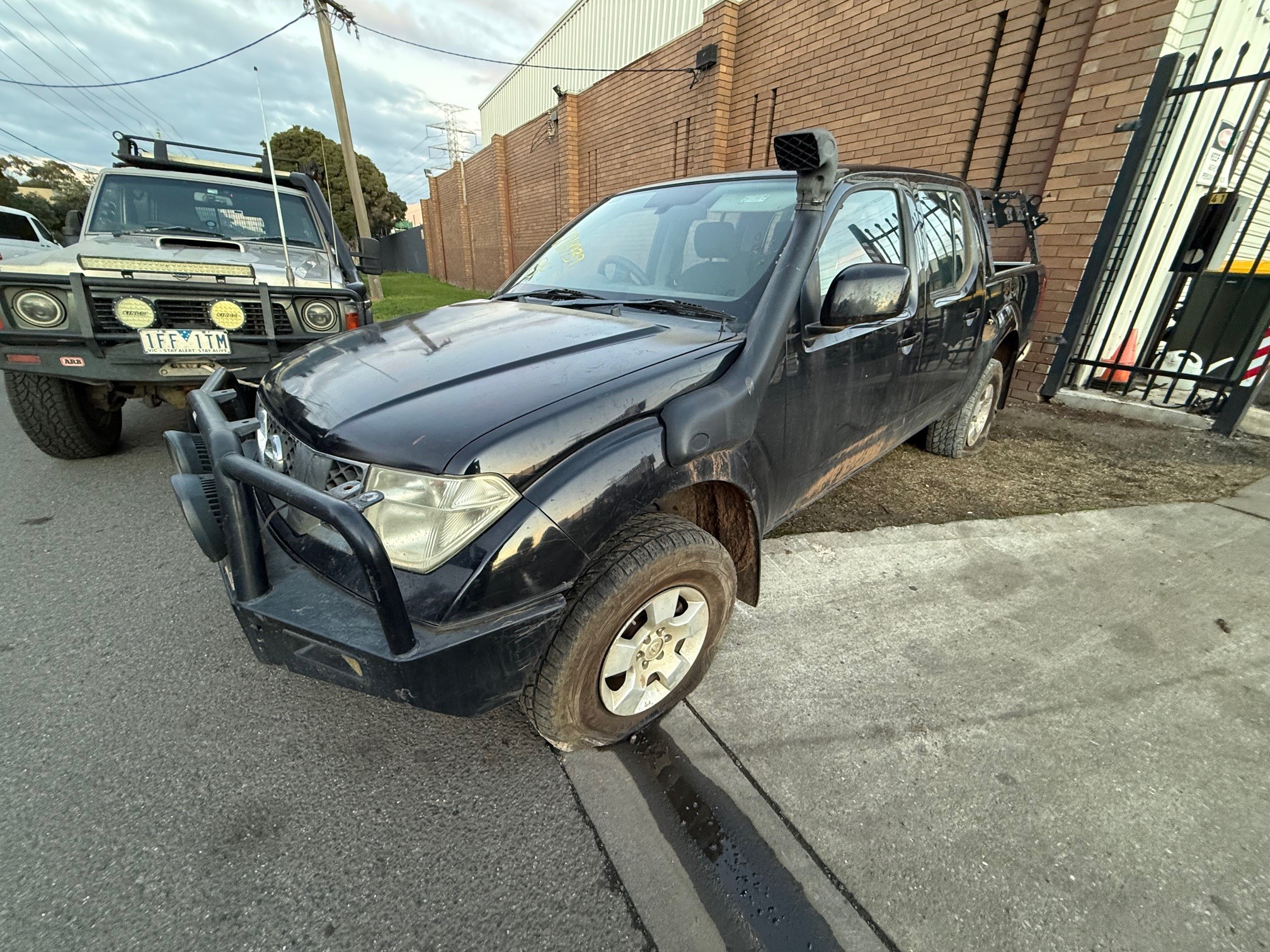 NISSAN NAVARA D40 MNT THAI YD25 DIESEL BLACK WRECKING