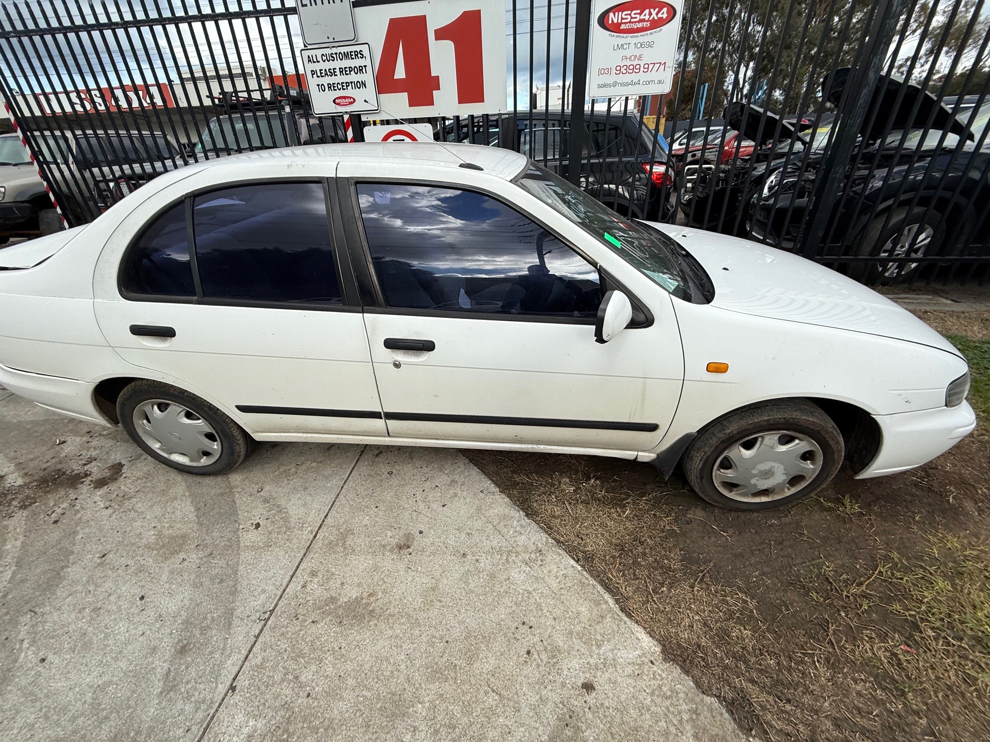 NISSAN PULSAR N15 1.6 SEDAN WHITE 1999 WRECKING