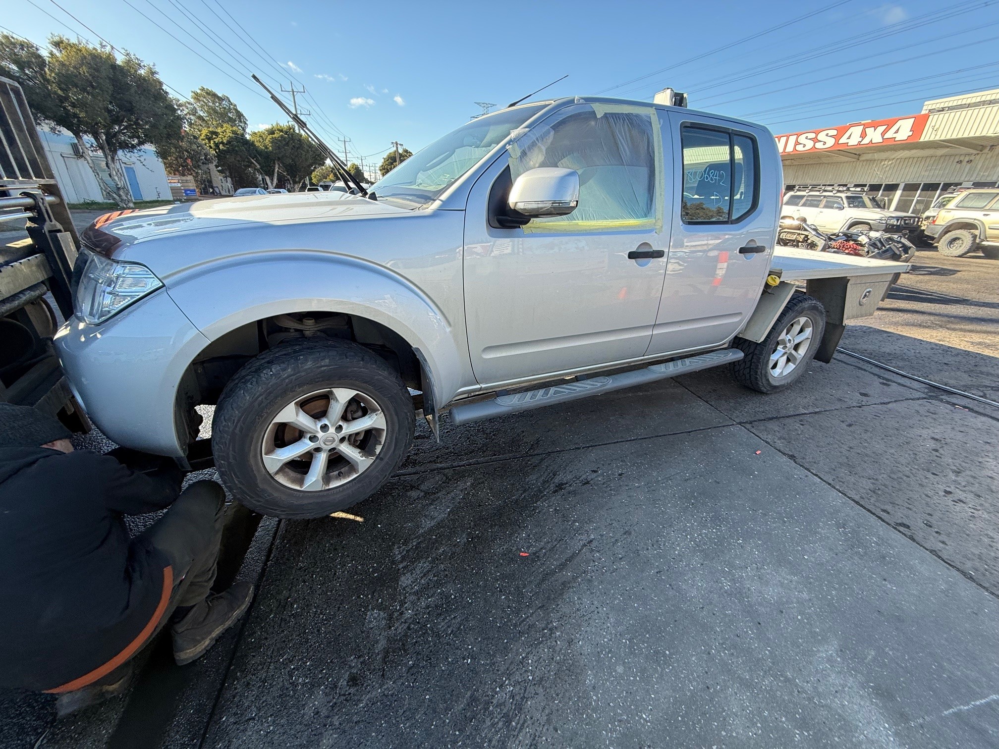 NISSAN NAVRA D40 VSK SPAIN SILVER TRAY WRECKING
