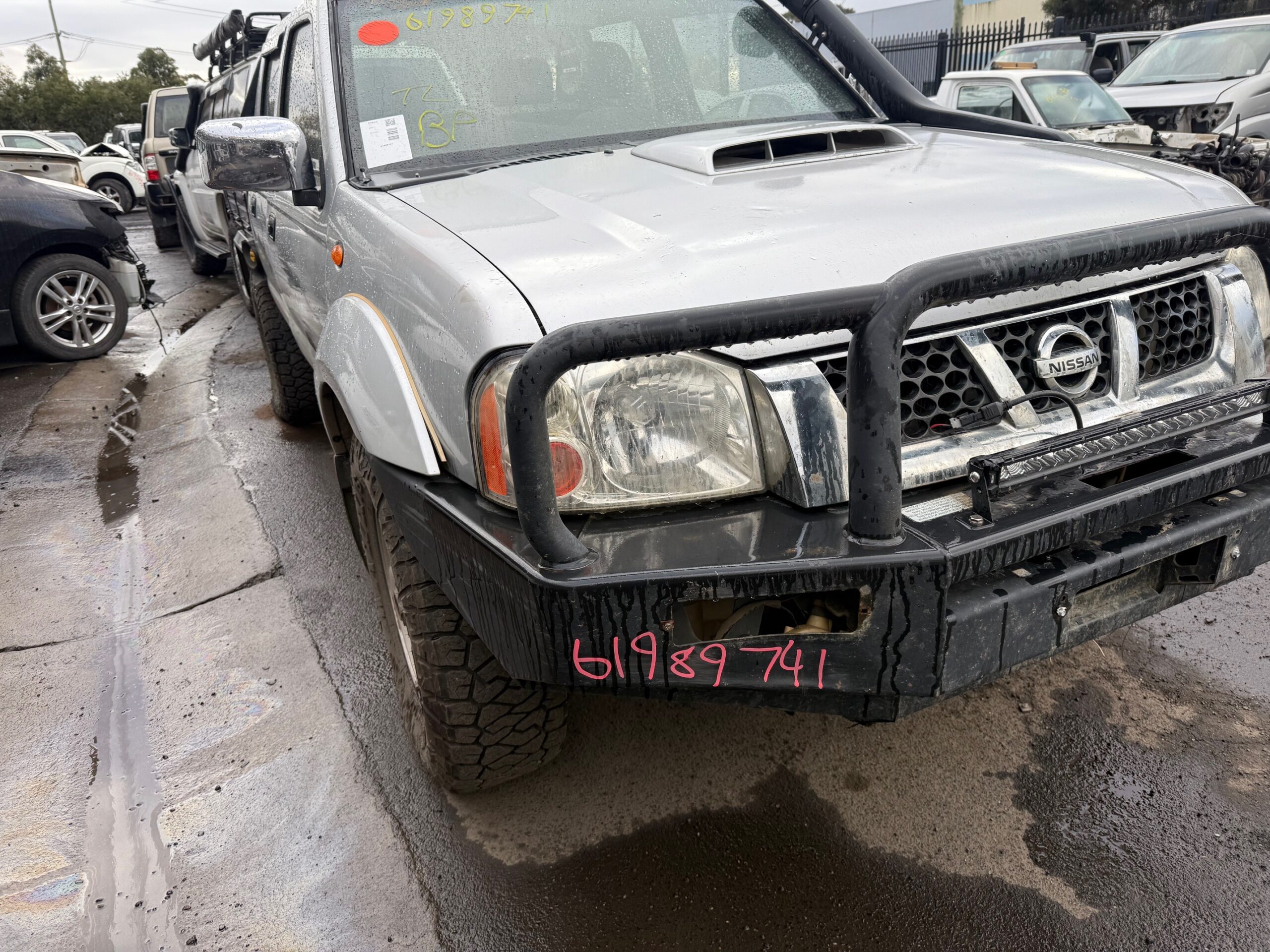NISSAN NAVARA D22 ST-R YD25 DIESEL SILVER WRECKING