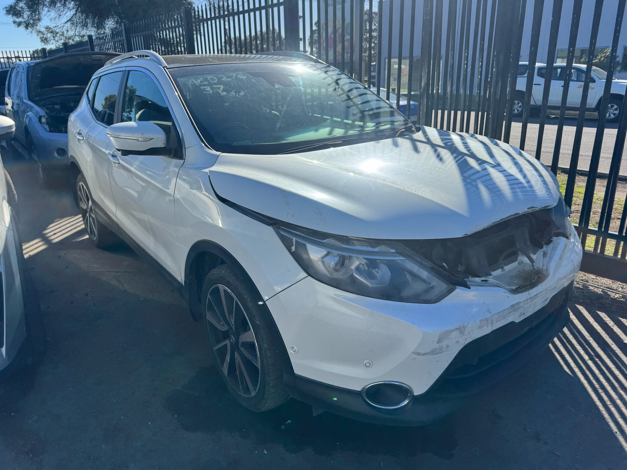 NISSAN QASHQAI J11 Ti AUTO MR20 PETROL WHITE WRECKING