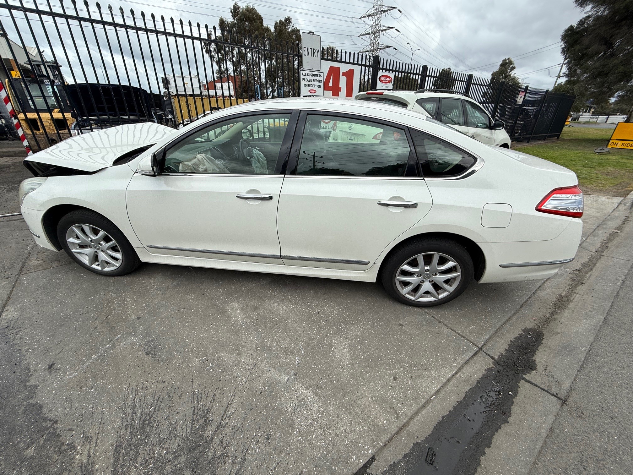 NISSAN MAXIMA J32 ST-L 250 WHITE WRECKING