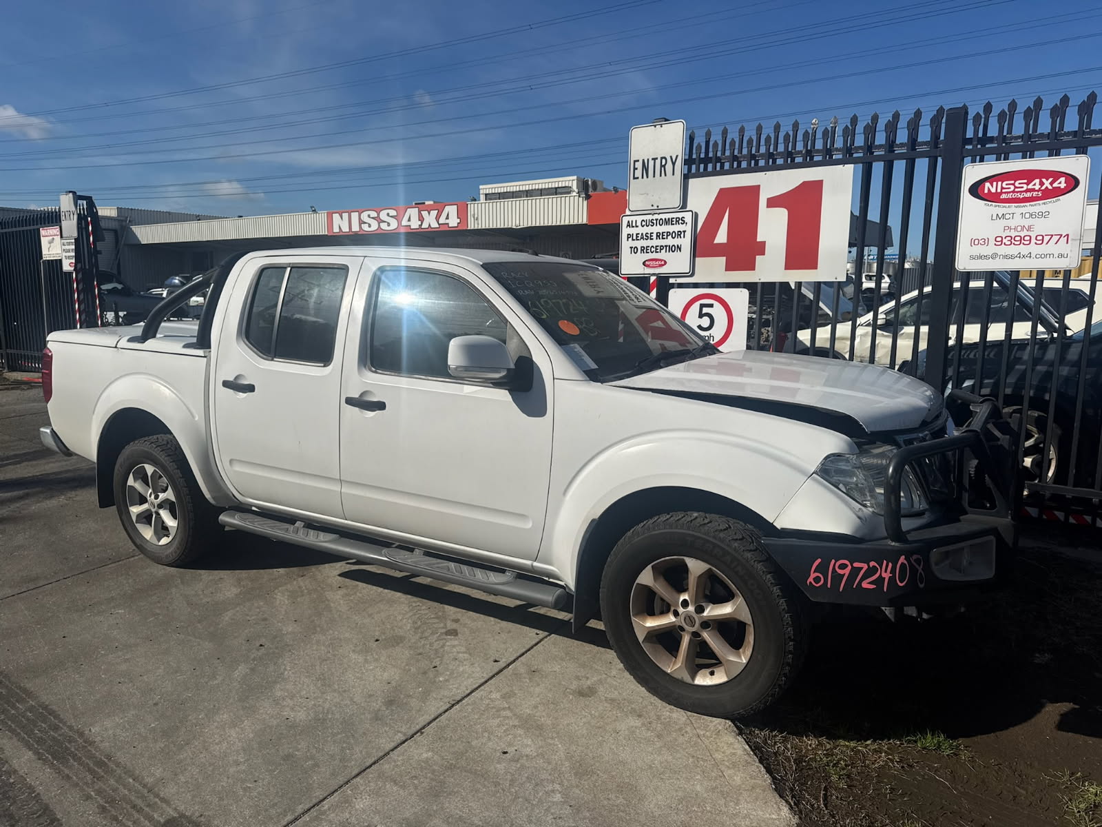 NISSAN NAVARA D40 VSK SPAIN BUILT WHITE WRECKING