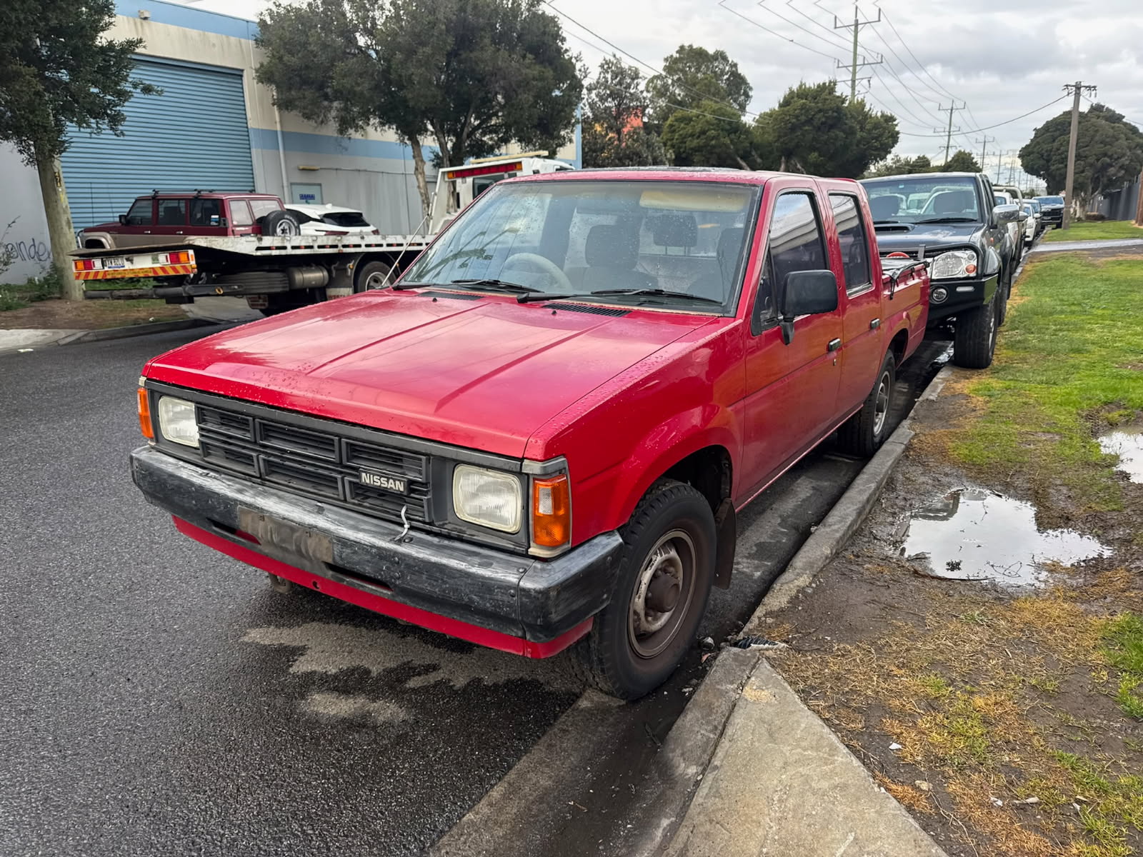 NISSAN NAVARA D21 DUALCAB DIESEL 2.5 RED WRECKING