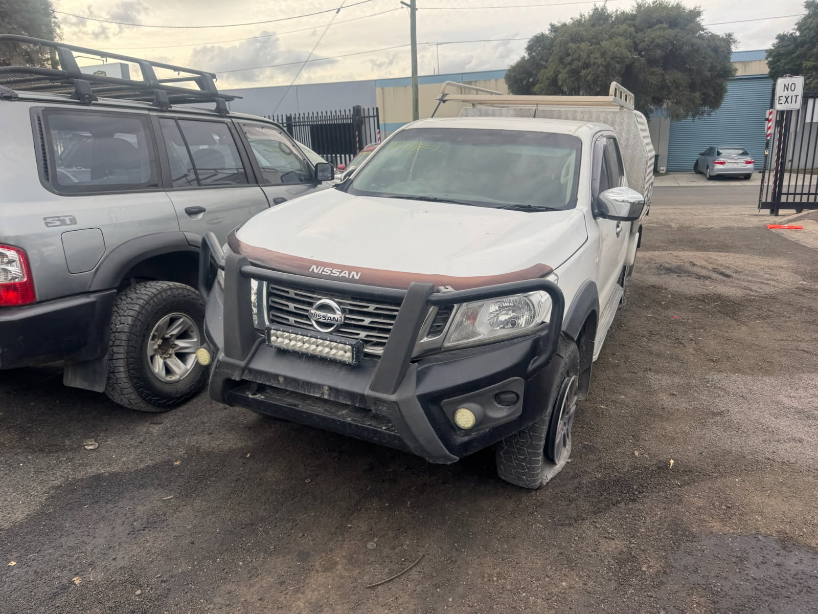 NISSAN NAVARA D23 NP300 DUALCAB BULLBAR ALLOY TRAY TOOL BOX